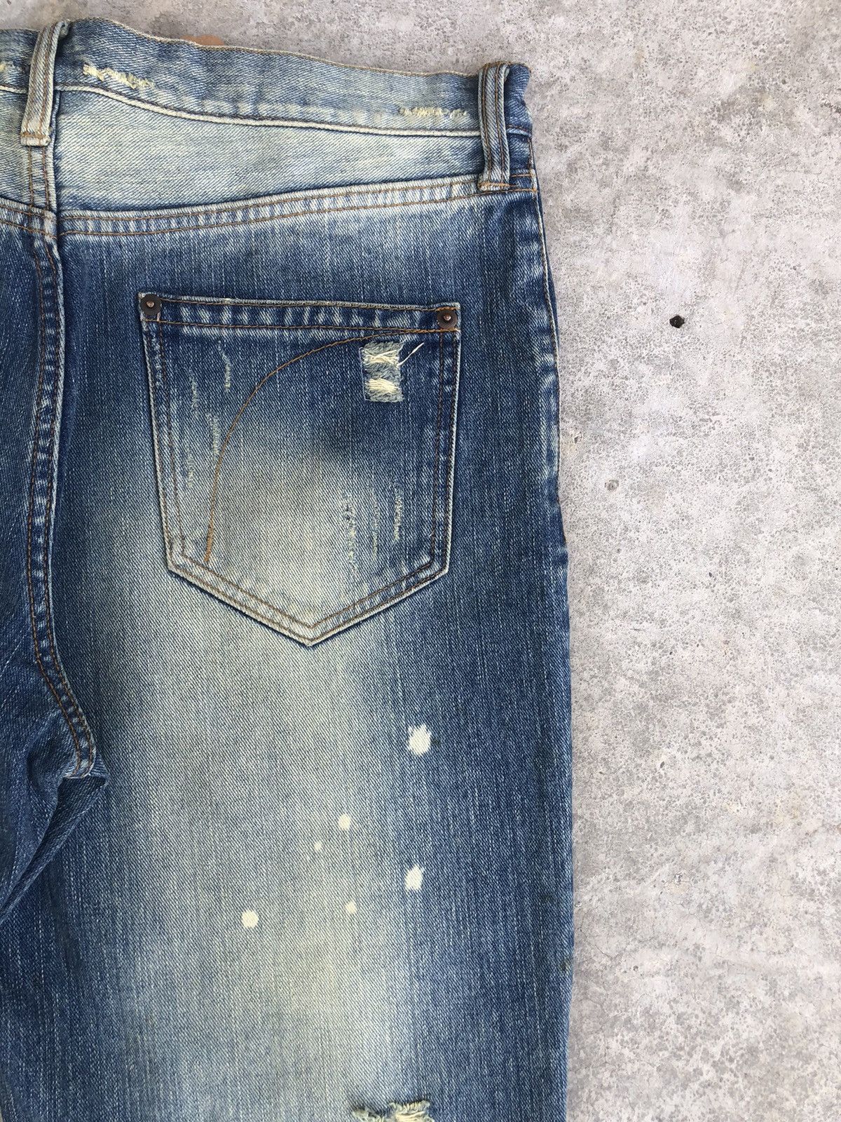 Who Decides War Rare Exhibitionist ttu Distressed Jeans Size US 33 - 14 Thumbnail