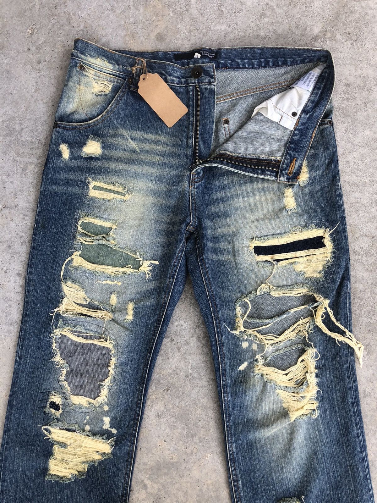 Who Decides War Rare Exhibitionist ttu Distressed Jeans Size US 33 - 3 Thumbnail