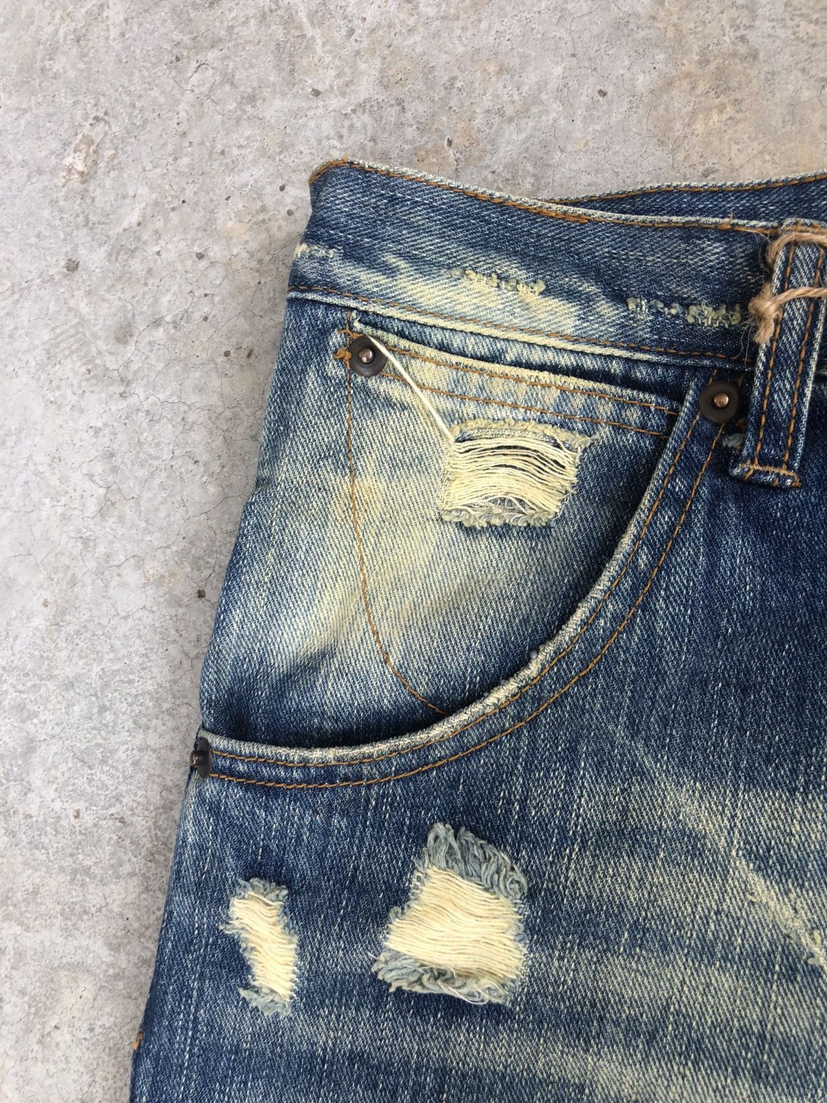 Who Decides War Rare Exhibitionist ttu Distressed Jeans Size US 33 - 6 Thumbnail