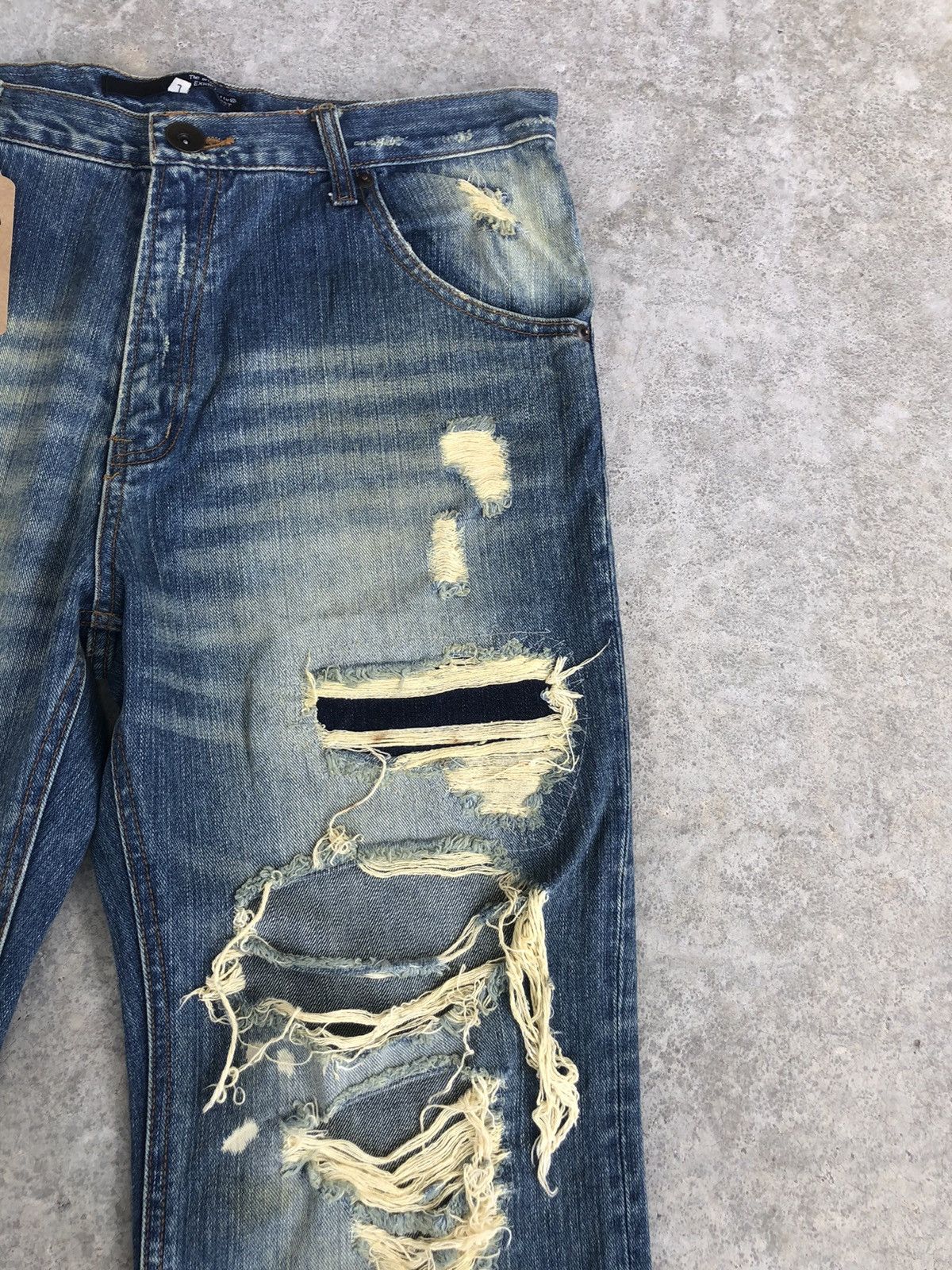 Who Decides War Rare Exhibitionist ttu Distressed Jeans Size US 33 - 5 Thumbnail
