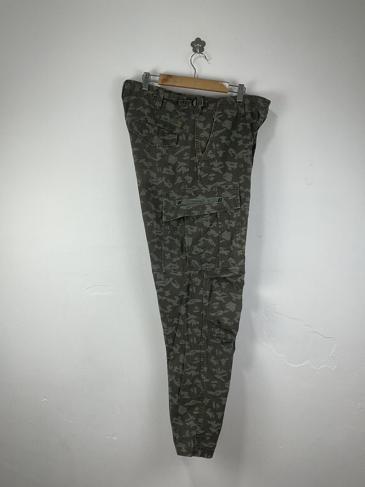 Bape × Wtaps Bape x Wtaps Digi Camo Cargo Pants Size US 34 / EU 50 - 13 Thumbnail