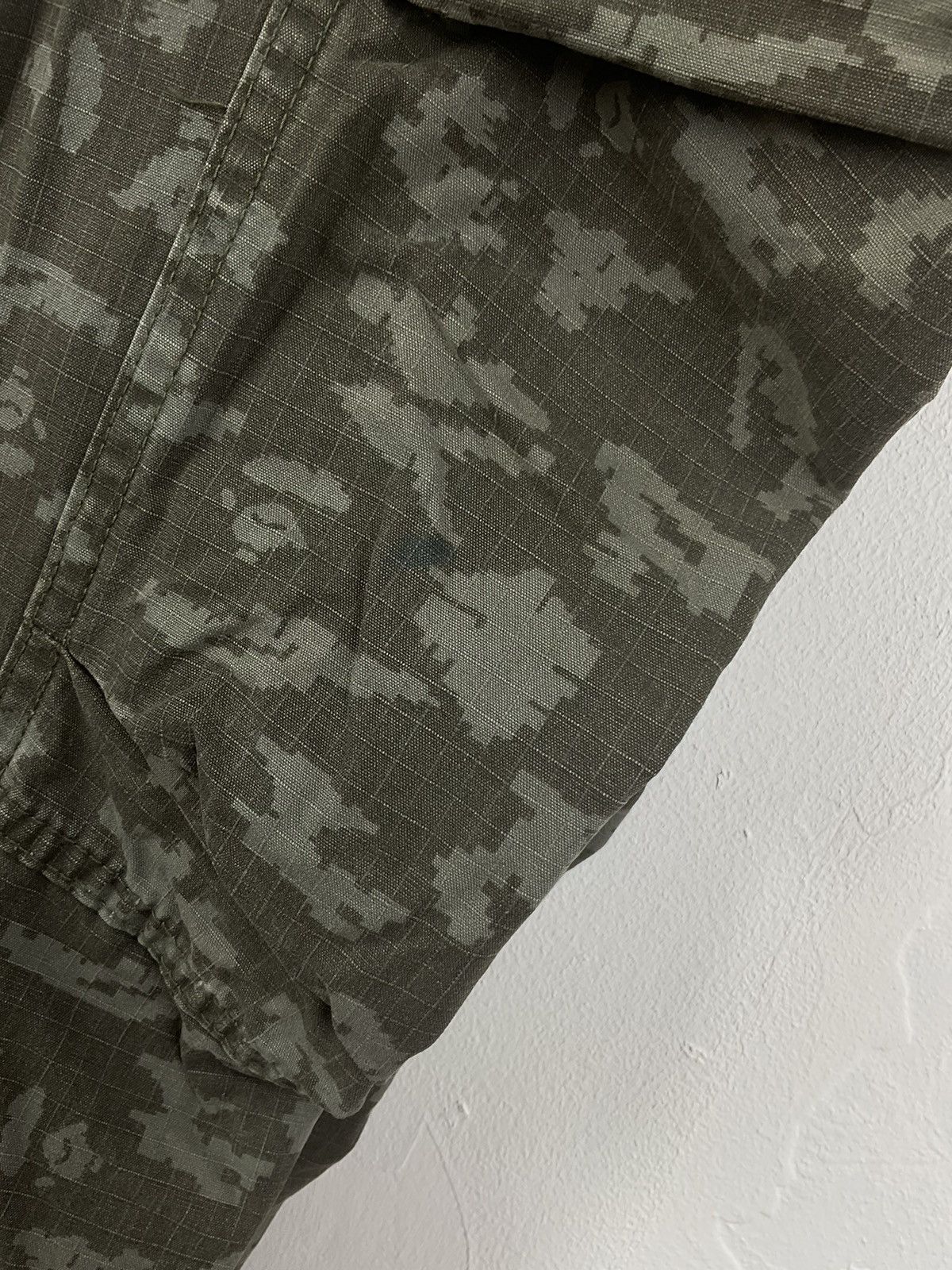 Bape × Wtaps Bape x Wtaps Digi Camo Cargo Pants Size US 34 / EU 50 - 15 Thumbnail