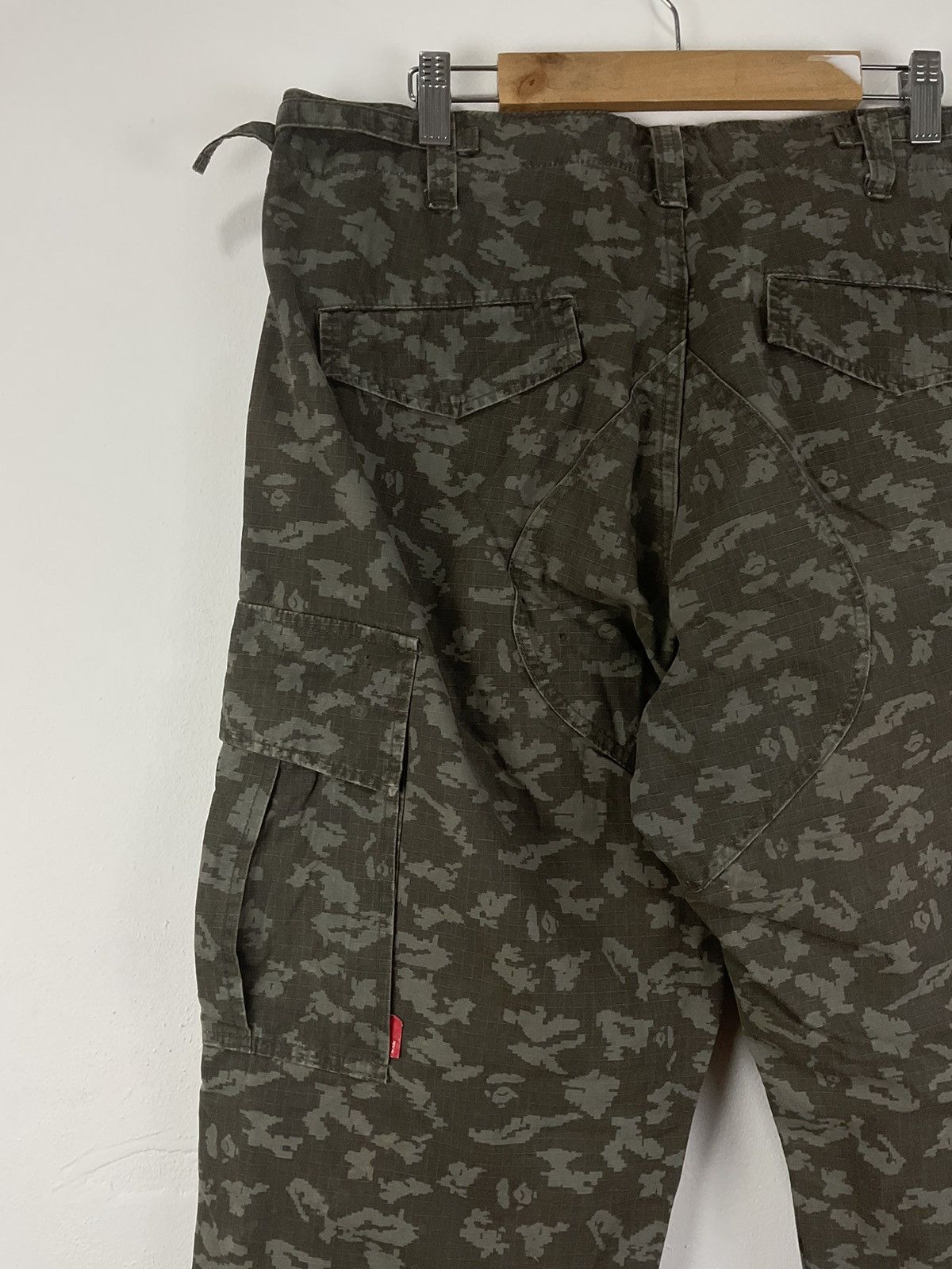 Bape × Wtaps Bape x Wtaps Digi Camo Cargo Pants Size US 34 / EU 50 - 7 Thumbnail