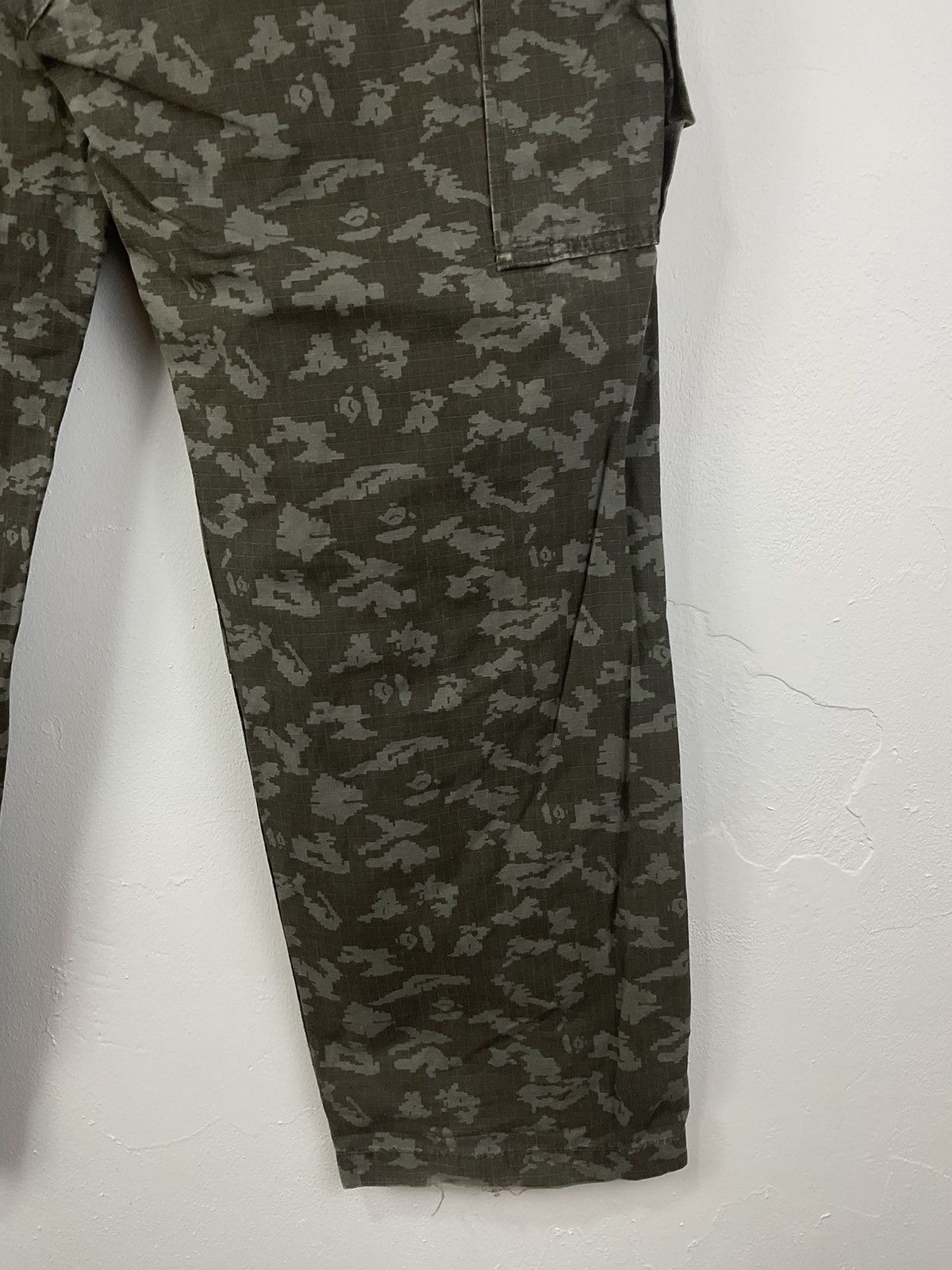 Bape × Wtaps Bape x Wtaps Digi Camo Cargo Pants Size US 34 / EU 50 - 10 Thumbnail