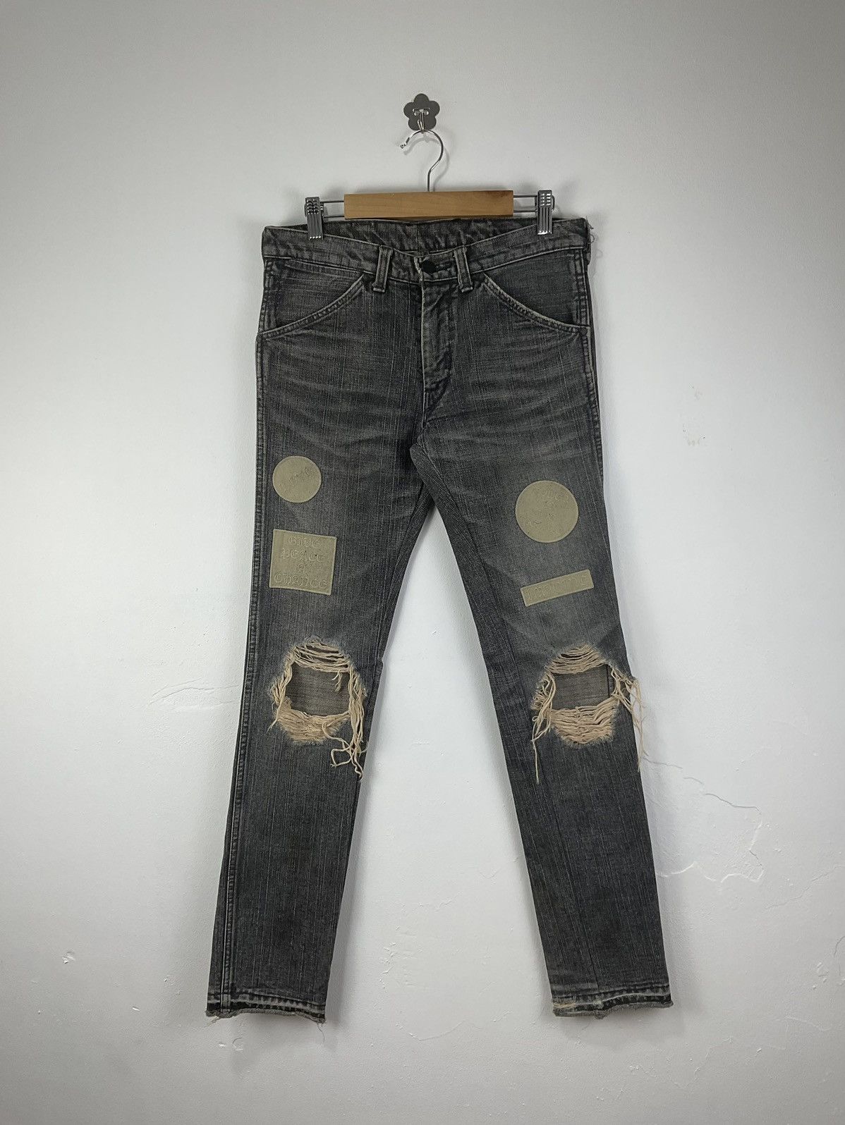 Number (N)ine Number (N)ine F/W'04 Love & Peace Patchwork Distressed Denim Size US 30 / EU 46 - 2 Thumbnail