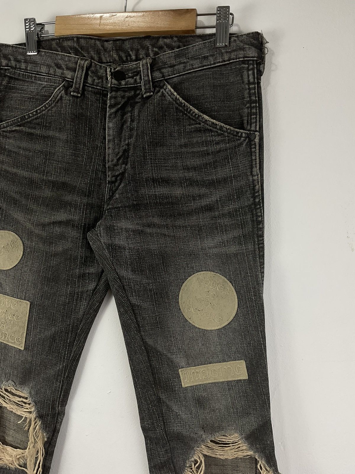 Number (N)ine Number (N)ine F/W'04 Love & Peace Patchwork Distressed Denim Size US 30 / EU 46 - 4 Thumbnail