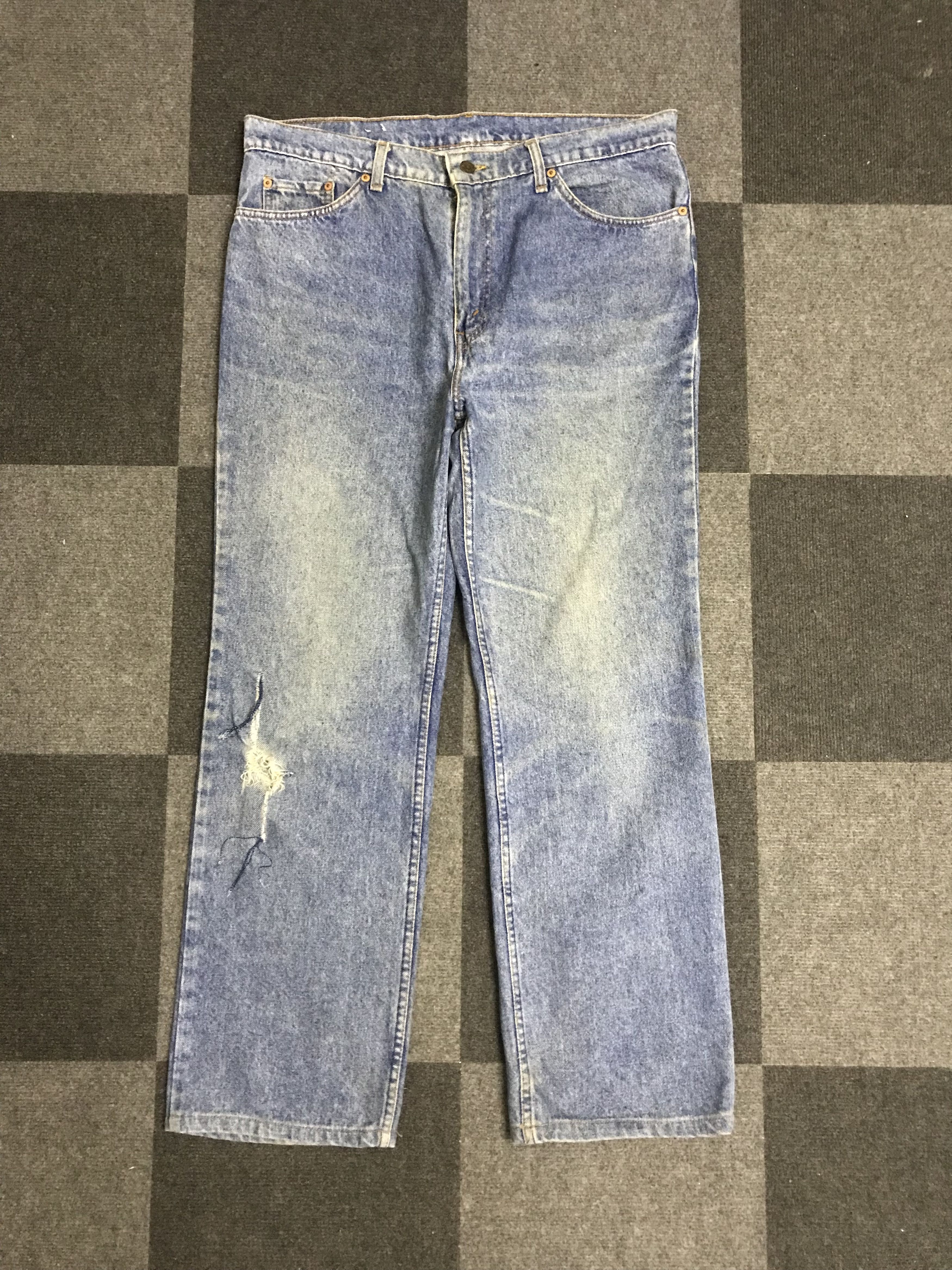 Levi's VLEV122-Vtg Levis 505 Medium Wash Distressed Jeans Size US 37 - 1 Thumbnail