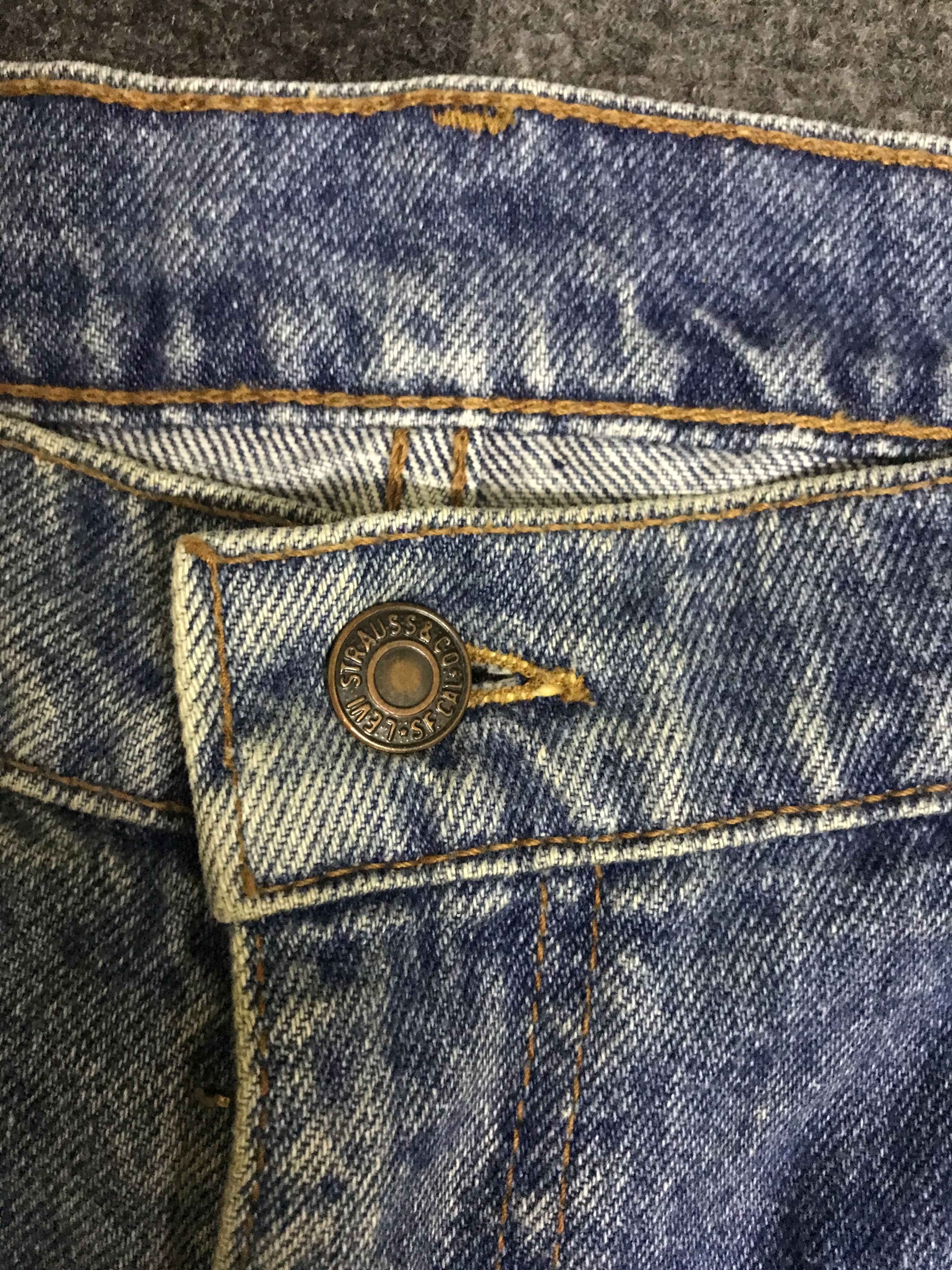 Levi's VLEV122-Vtg Levis 505 Medium Wash Distressed Jeans Size US 37 - 6 Thumbnail