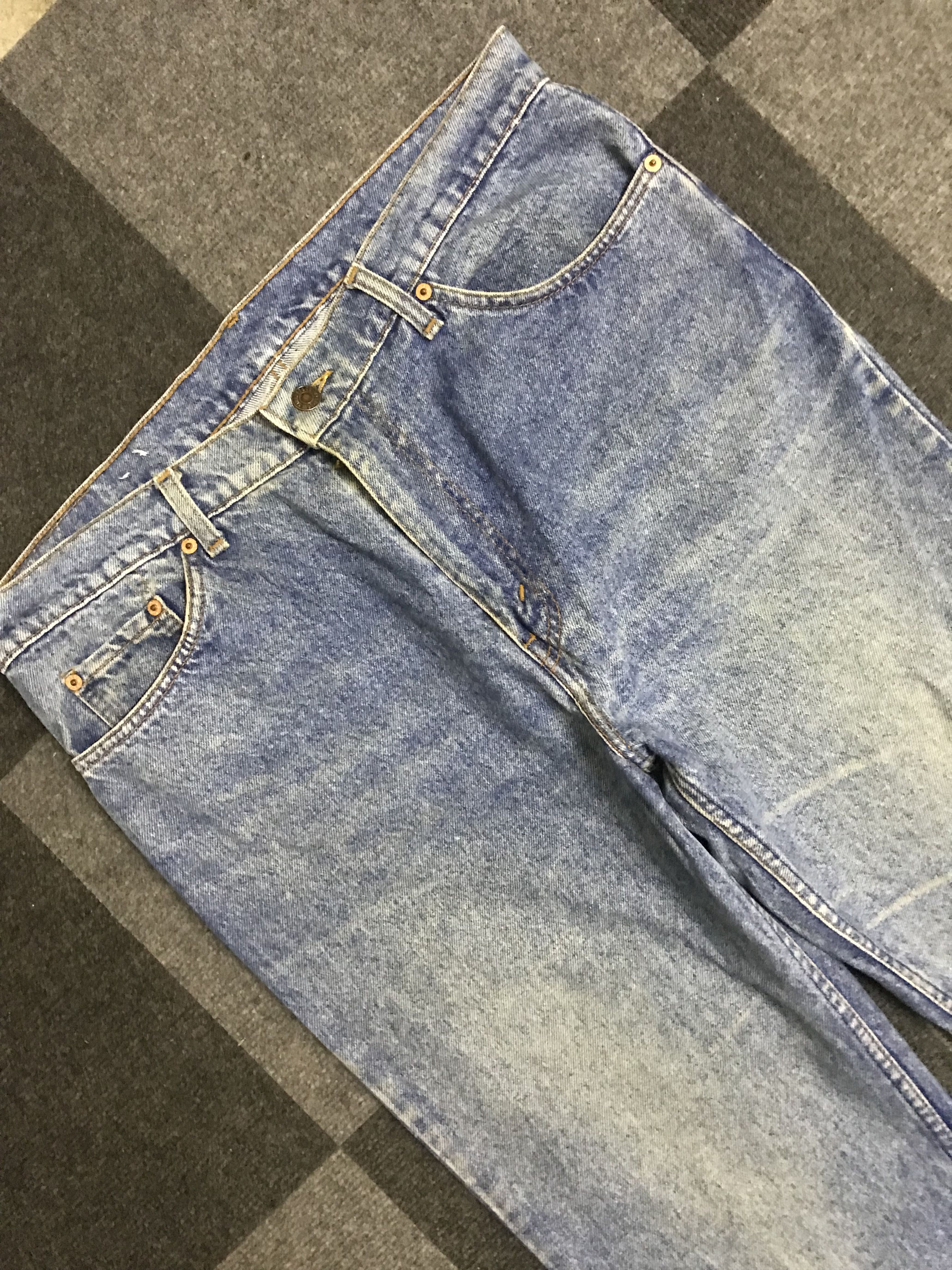 Levi's VLEV122-Vtg Levis 505 Medium Wash Distressed Jeans Size US 37 - 2 Thumbnail