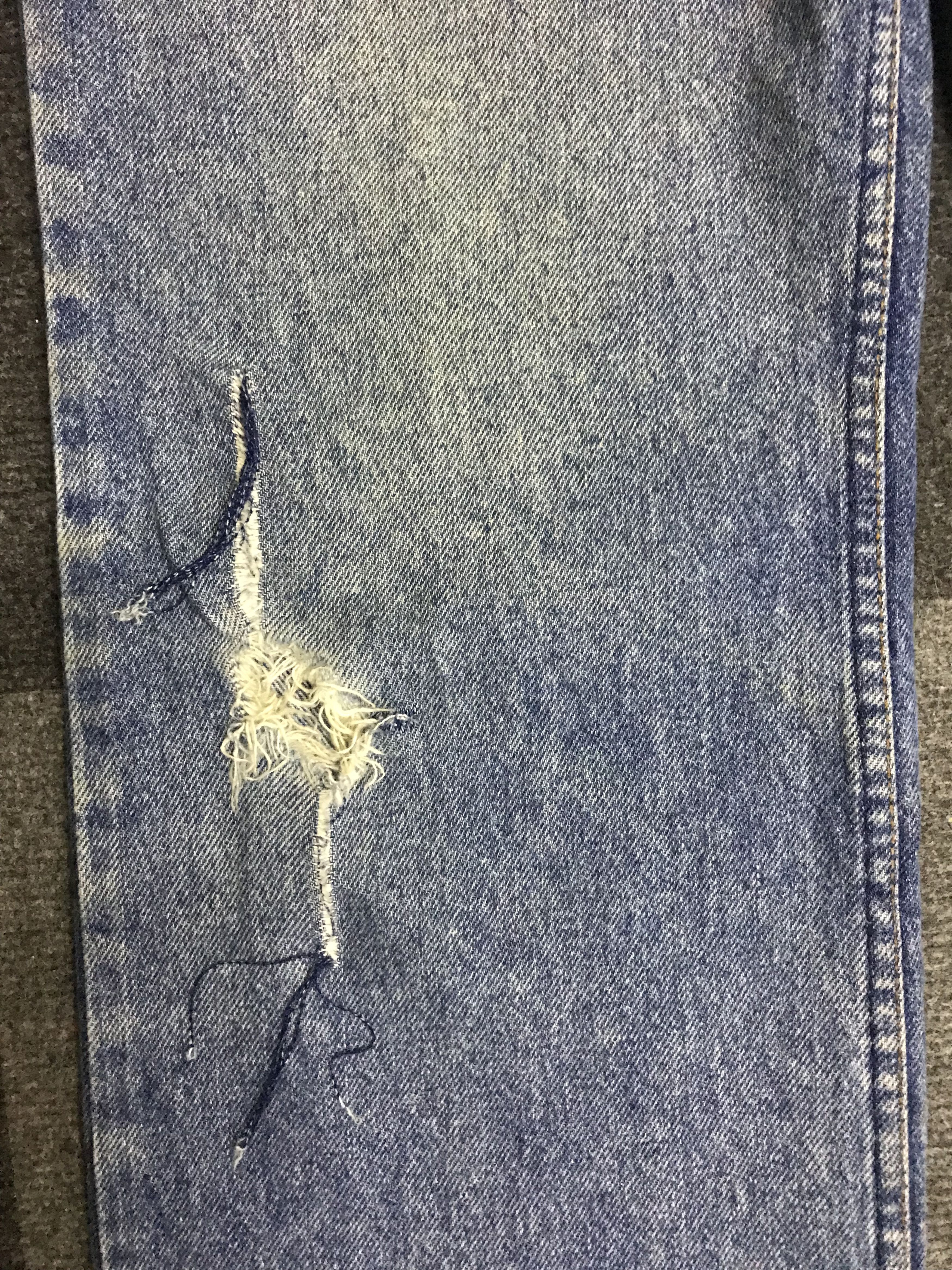 Levi's VLEV122-Vtg Levis 505 Medium Wash Distressed Jeans Size US 37 - 5 Thumbnail