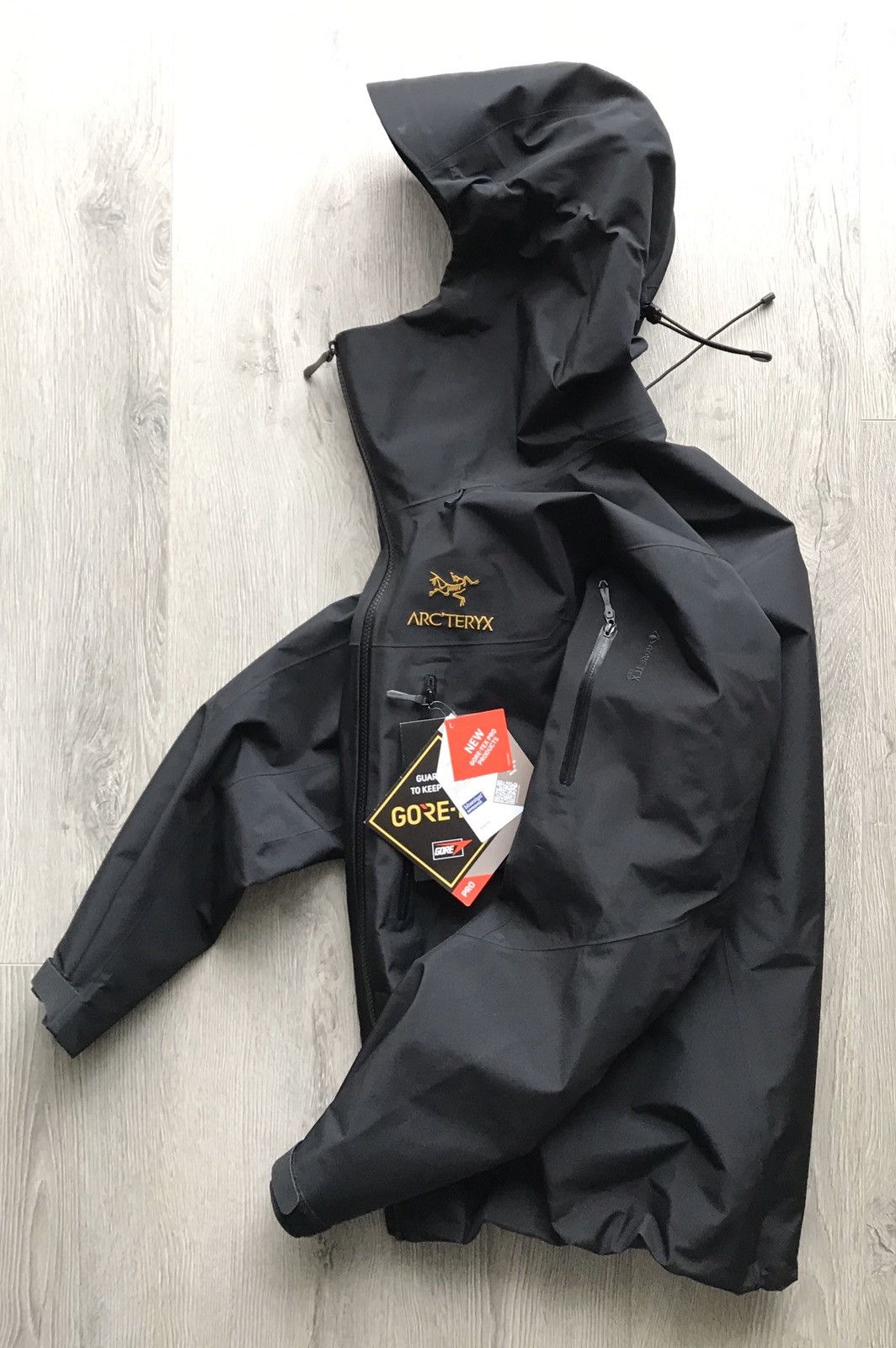 Arc'teryx × Streetwear Arcteryx Alpha SV Gore Tex 24K Gold Jacket