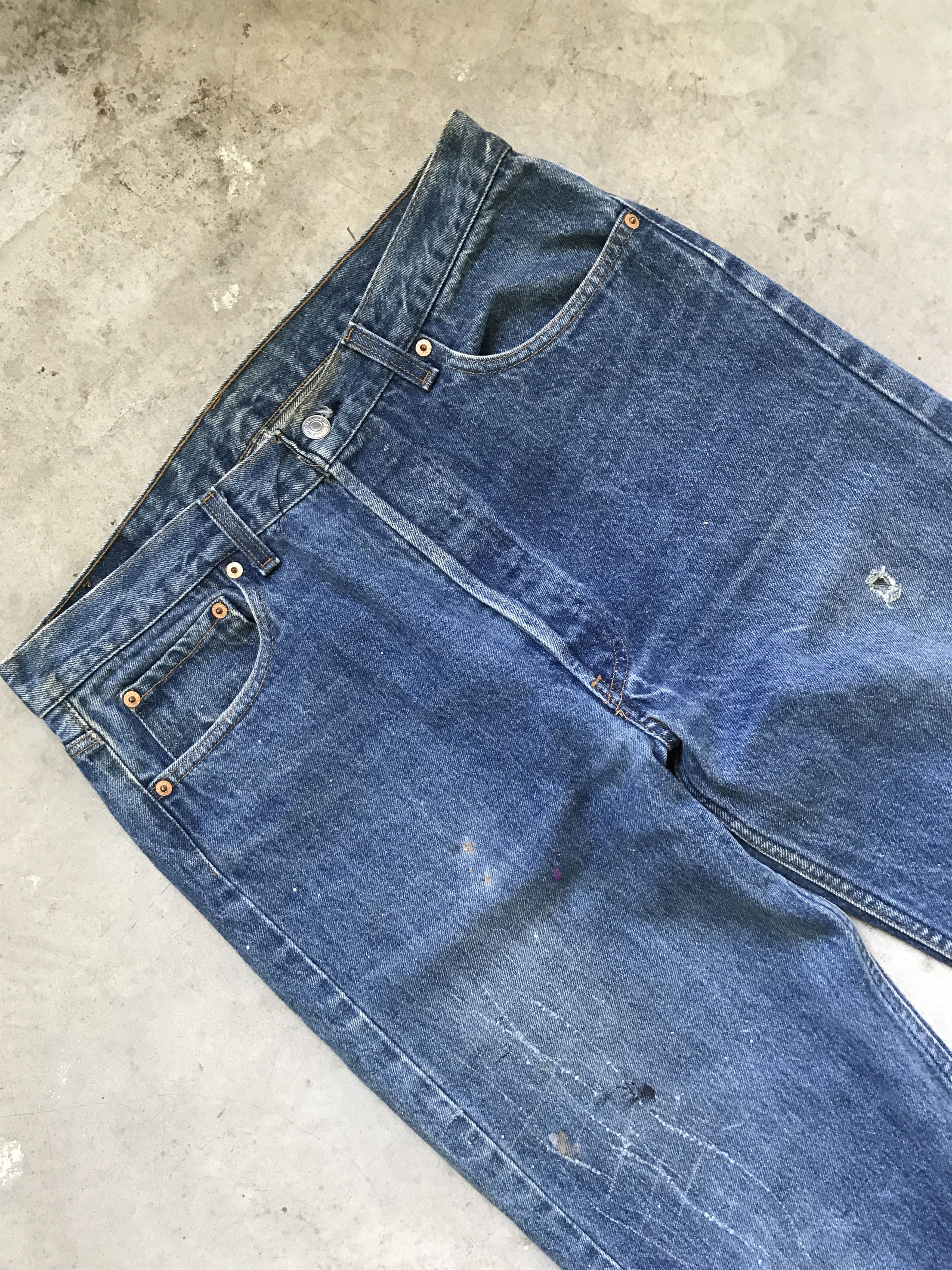 Levi's VLEV46 - Vintage 90s Levis 501 Distressed Denim Size US 32 / EU 48 - 2 Thumbnail