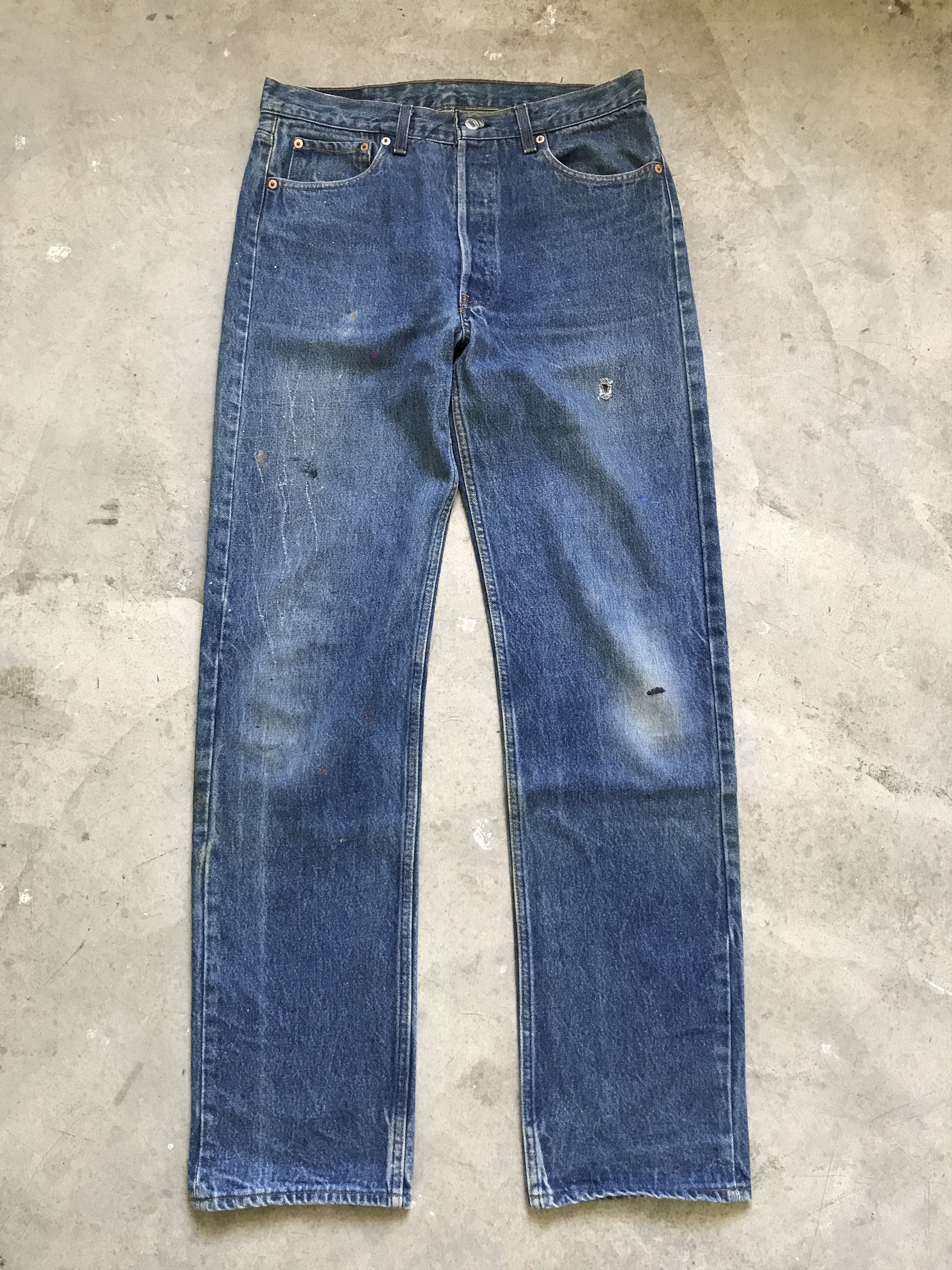 VLEV46 - Vintage 90s Levis 501 Distressed Denim