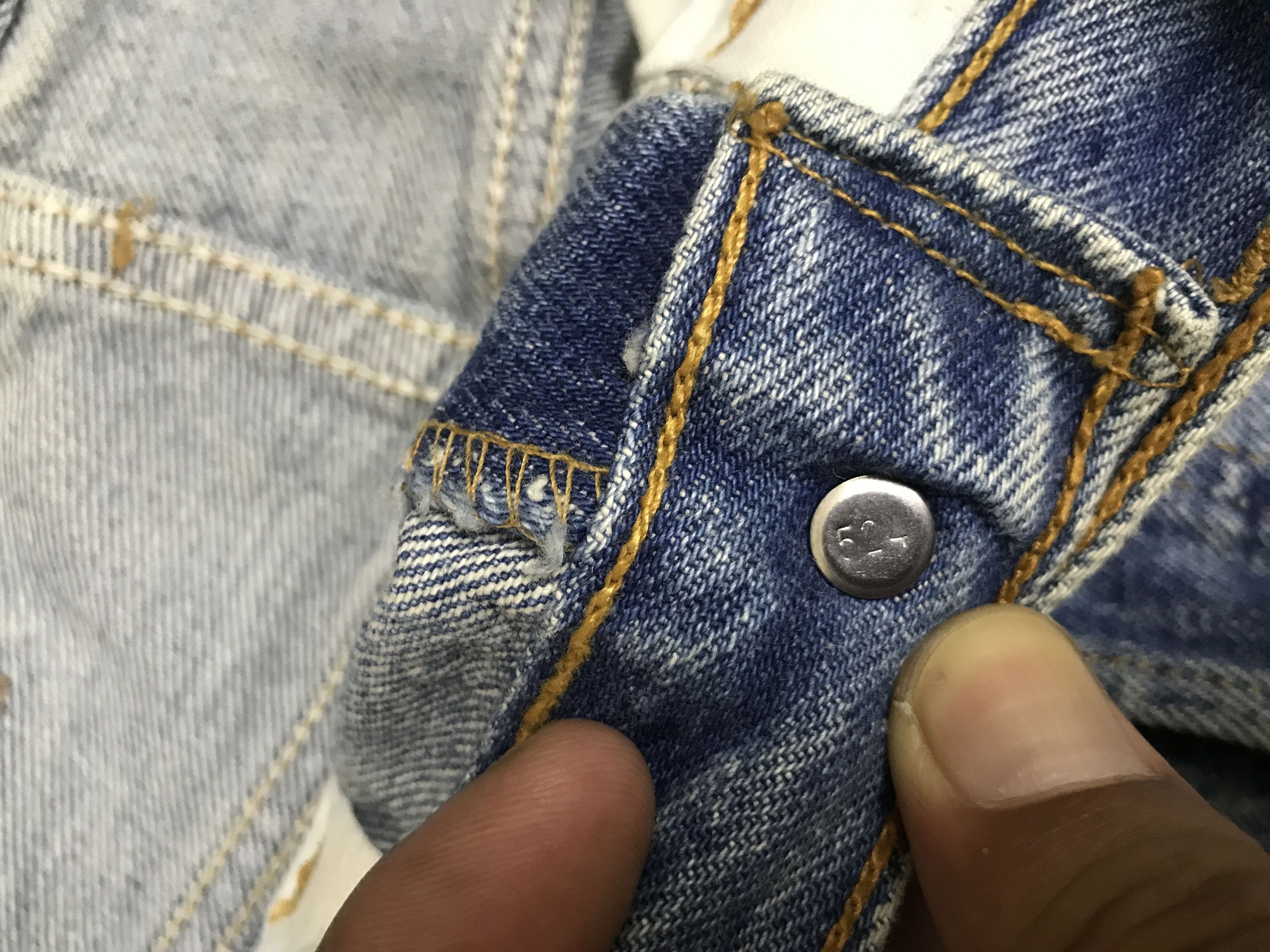 Levi's VL162-Vintage Levis 501 Medium Wash Jeans Size US 27 - 6 Thumbnail