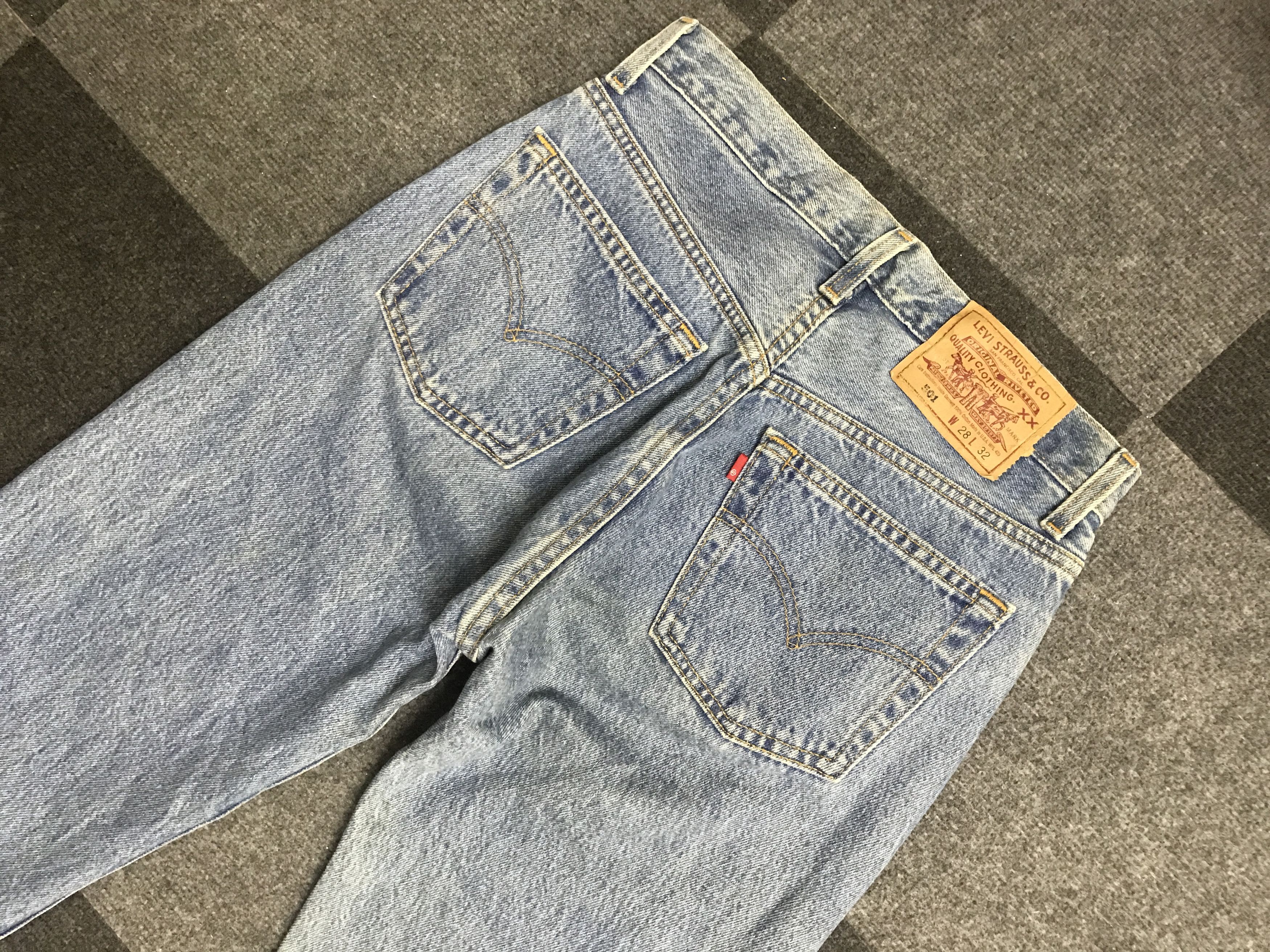 Levi's VL162-Vintage Levis 501 Medium Wash Jeans Size US 27 - 10 Thumbnail