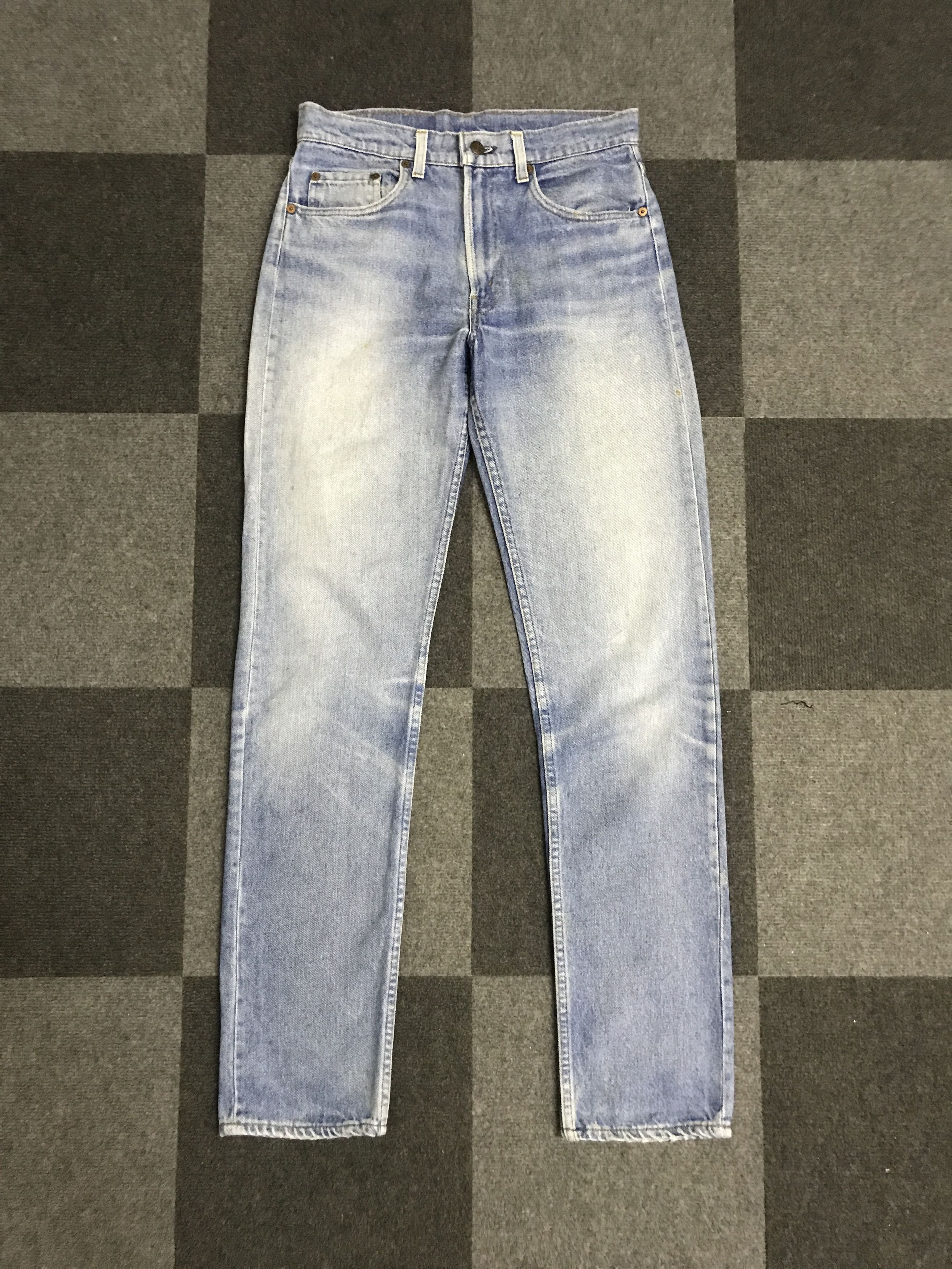 Image of Vlev107 Vintage Levis 505 Medium Wash Jeans, Men's (Size 30)