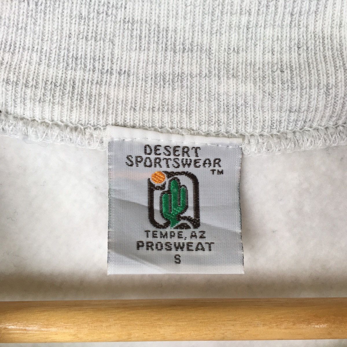 Vintage Vintage UNIVERSITY HAWAII Sweatshirts Jumper Pullover Size US S / EU 44-46 / 1 - 4 Thumbnail