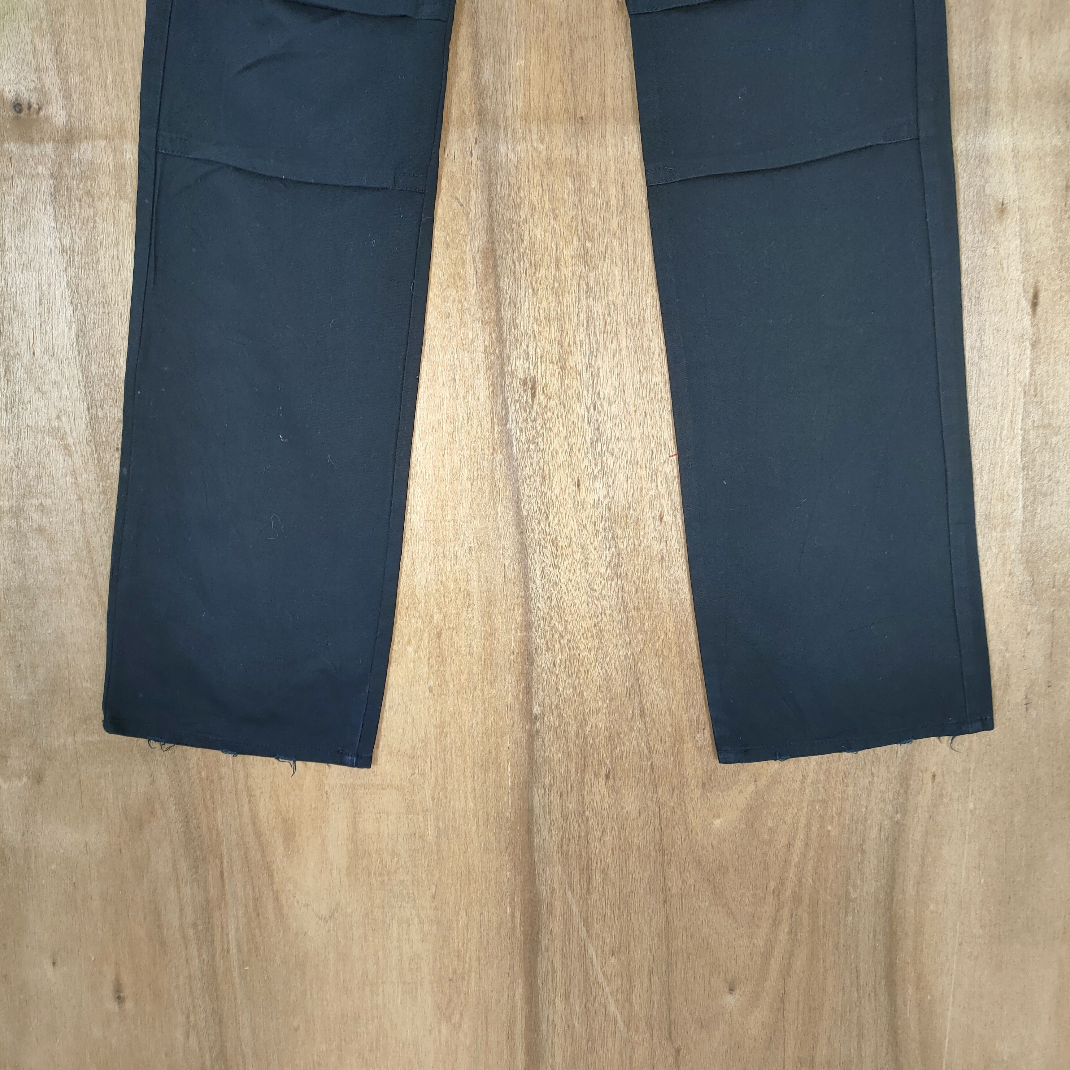 Japanese Brand #1 DOMINATED DOUBLE WAIST BLACK CARGO PANTS Size US 32 / EU 48 - 3 Thumbnail