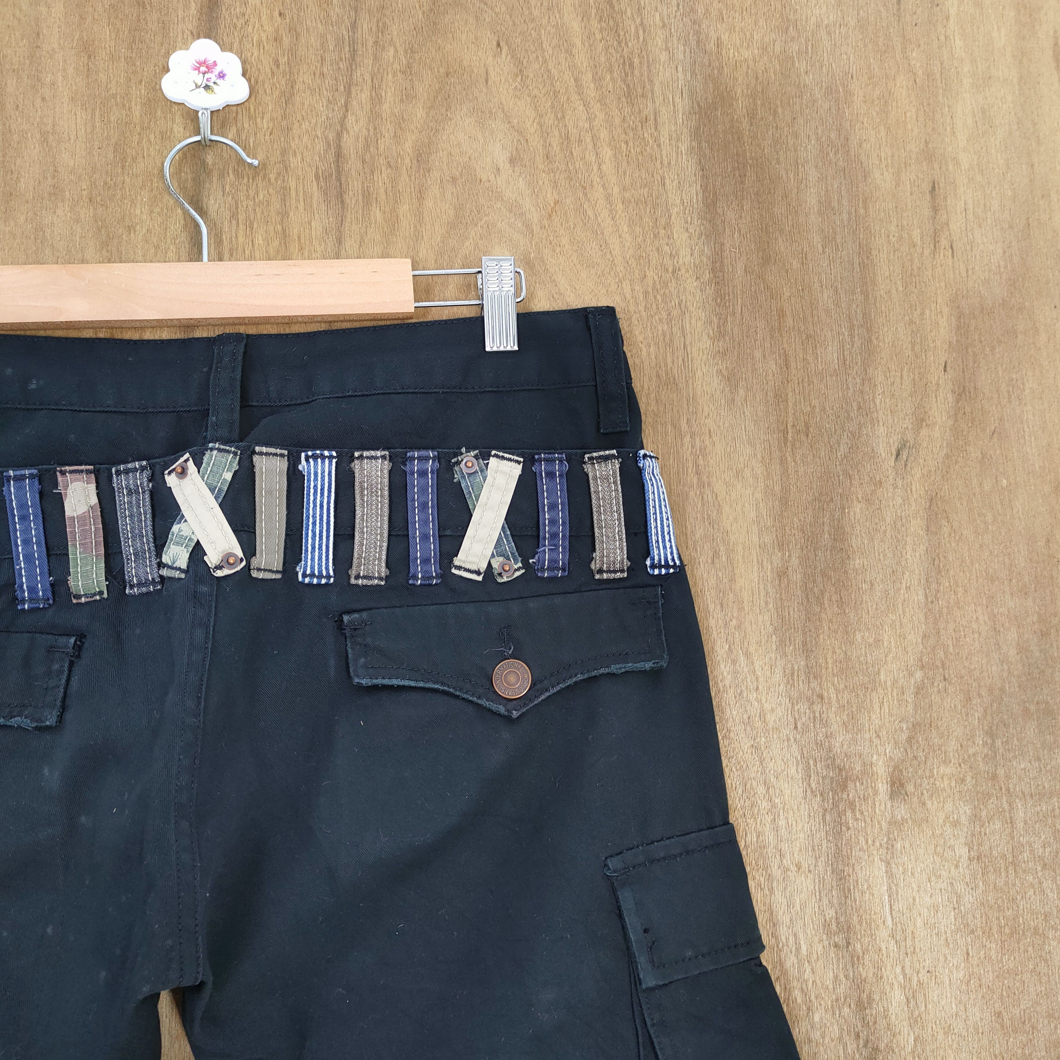 Japanese Brand #1 DOMINATED DOUBLE WAIST BLACK CARGO PANTS Size US 32 / EU 48 - 11 Thumbnail