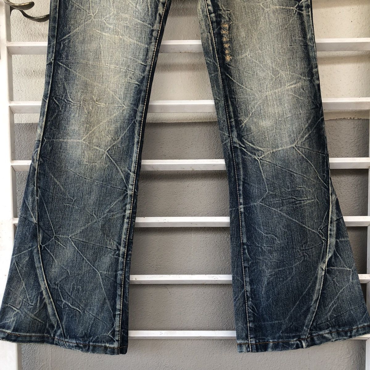Japanese Brand KUI distressed flared denim bell bottom Size US 34 / EU 50 - 3 Thumbnail