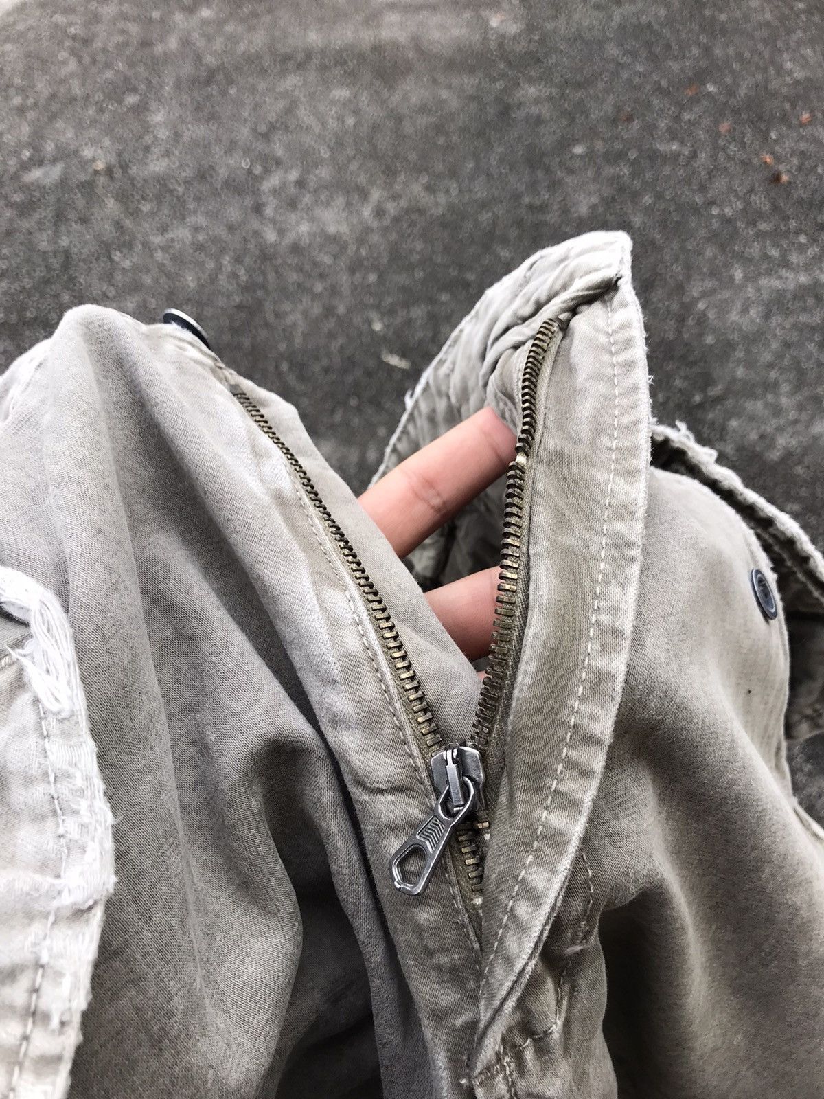 (+)PEOPLE Vintage Italian Designers (+) People Distressed Cargo Pants Size US 31 - 12 Thumbnail