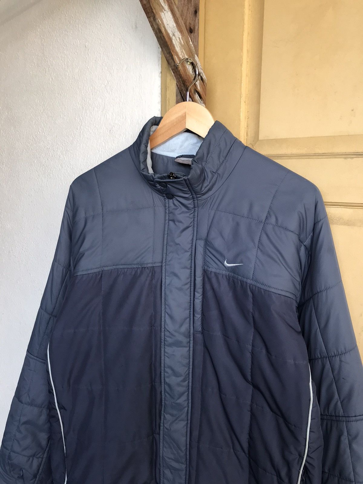 Nike Vintage Y2K Nike Small Swoosh Light Puffer Jacket Size US L / EU 52-54 / 3 - 5 Thumbnail