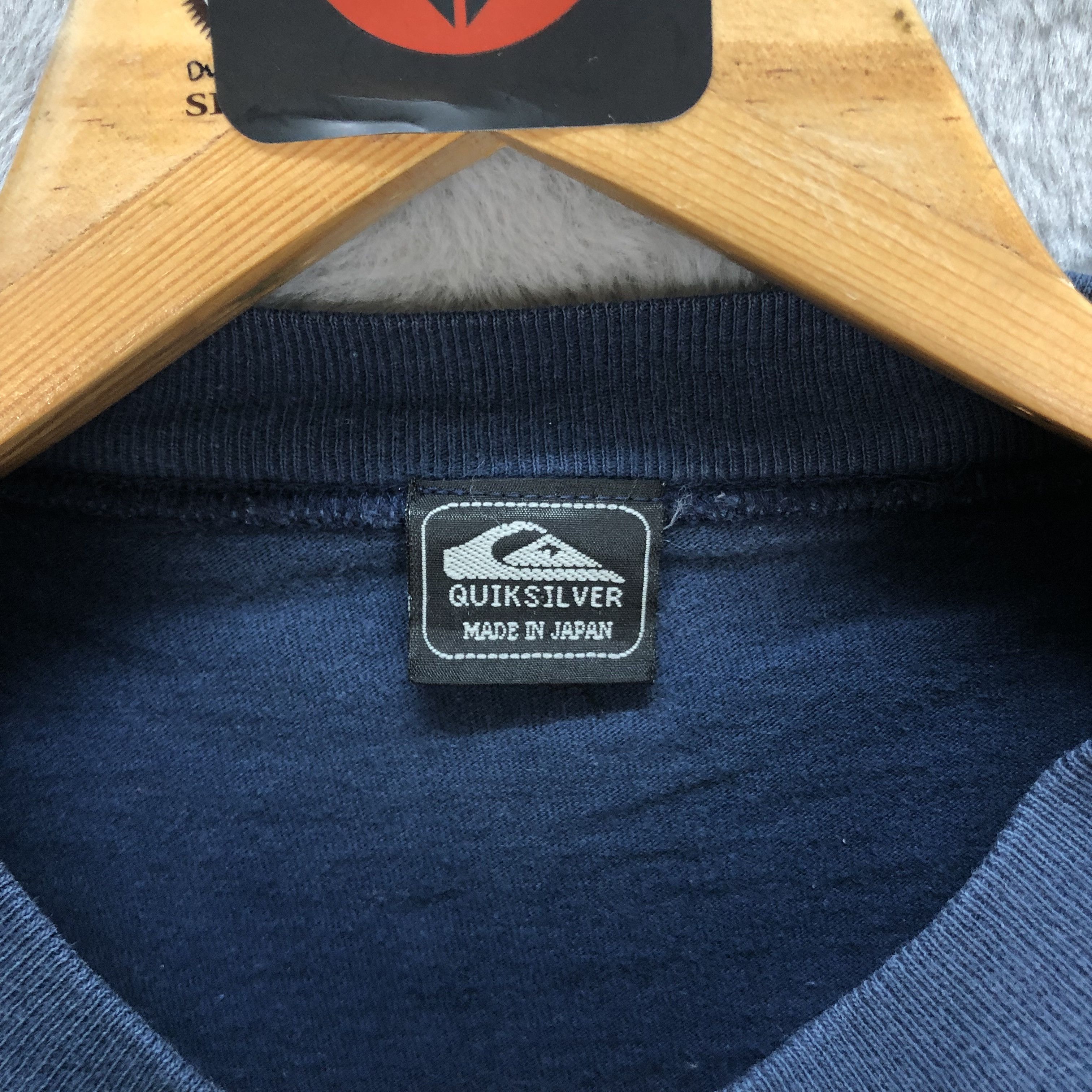 Quiksilver Vintage 90s Quiksilver Crossing Globe T Shirts #6166-51 Size US L / EU 52-54 / 3 - 8 Thumbnail