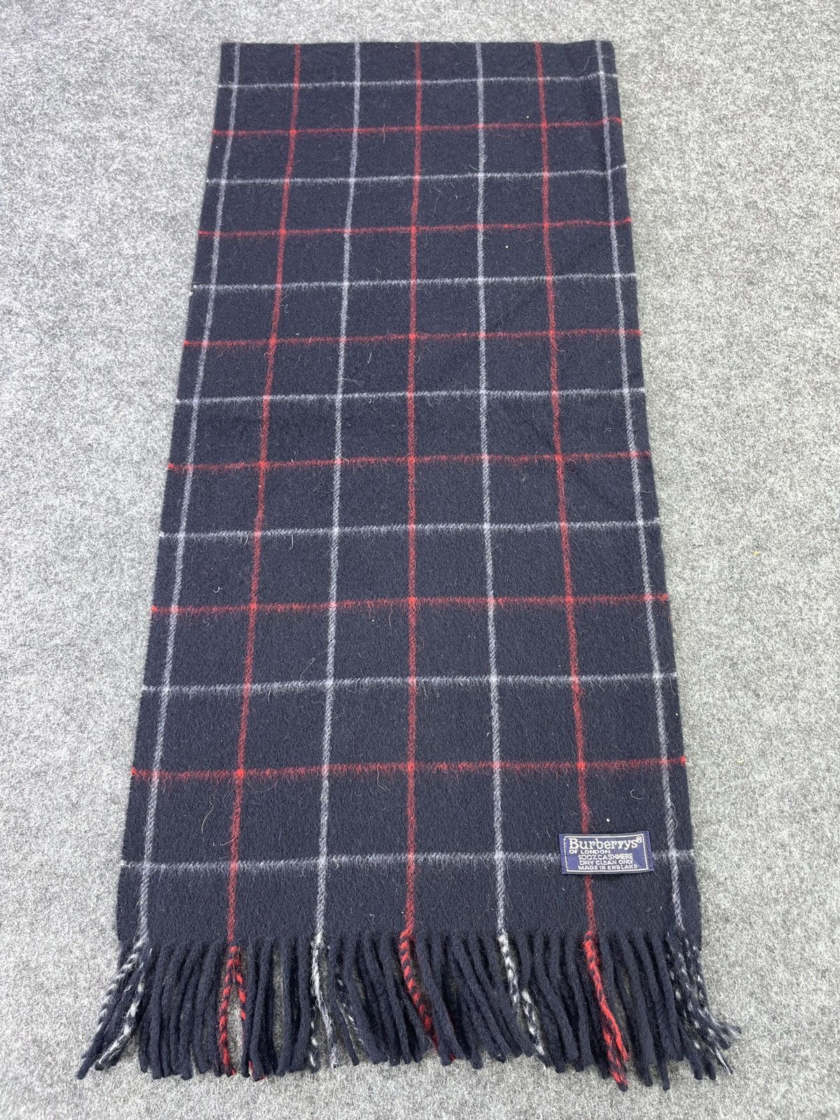 Burberry Burberry Checked Scarf Muffler Cashmere T151 Size ONE SIZE - 1 Thumbnail