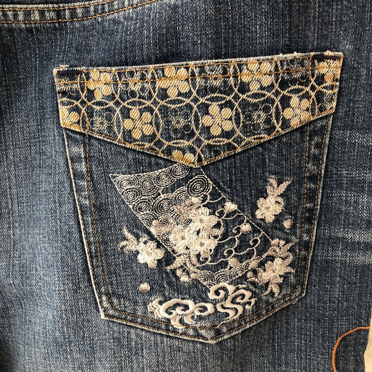Edition Japan × Japanese Brand Kara Kuri Tamashi emrodery Japanese traditional denim Size US 38 / EU 54 - 15 Thumbnail