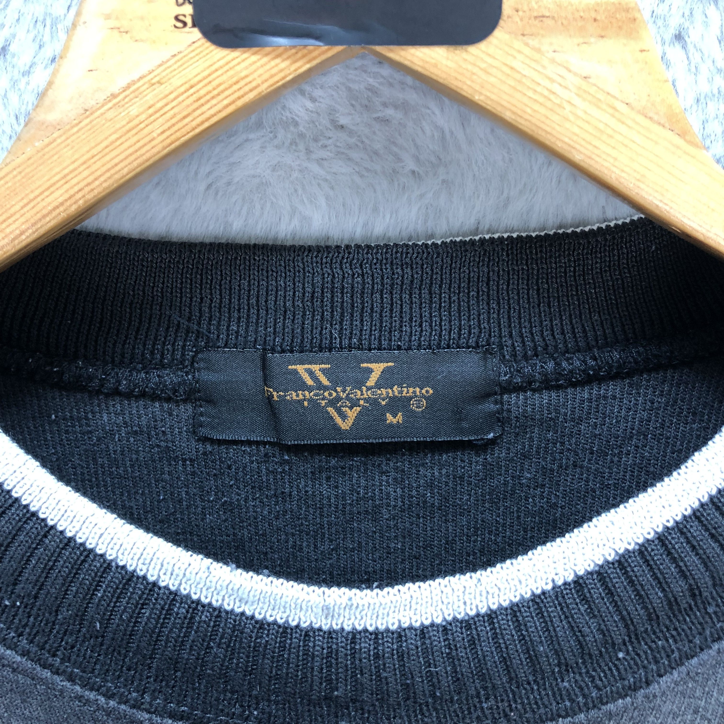 Vintage Vintage Franco Valentino Italy Big Logo Sweatshirts #6157-50 Size US M / EU 48-50 / 2 - 7 Thumbnail