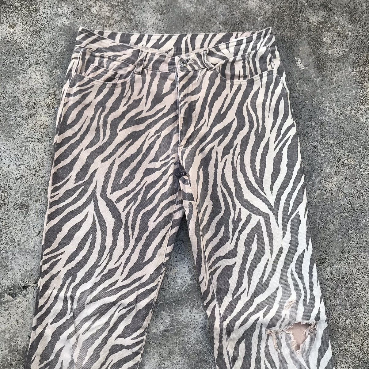 Japanese Brand Vintage Distressed Zebra Striped Print Faded Jeans Pants Size US 31 - 2 Thumbnail