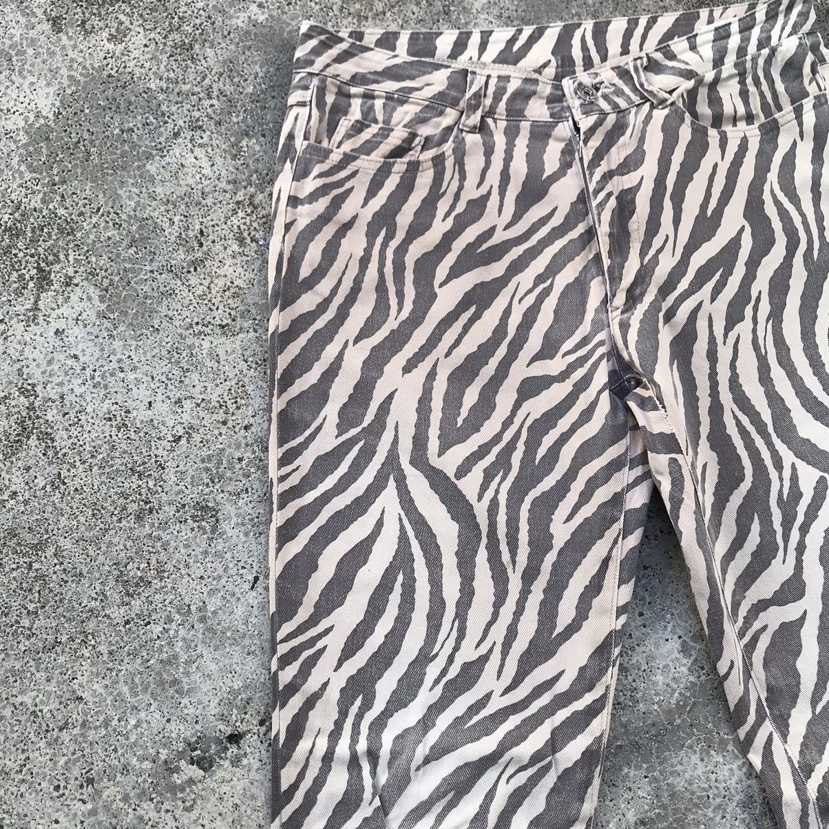 Japanese Brand Vintage Distressed Zebra Striped Print Faded Jeans Pants Size US 31 - 4 Thumbnail
