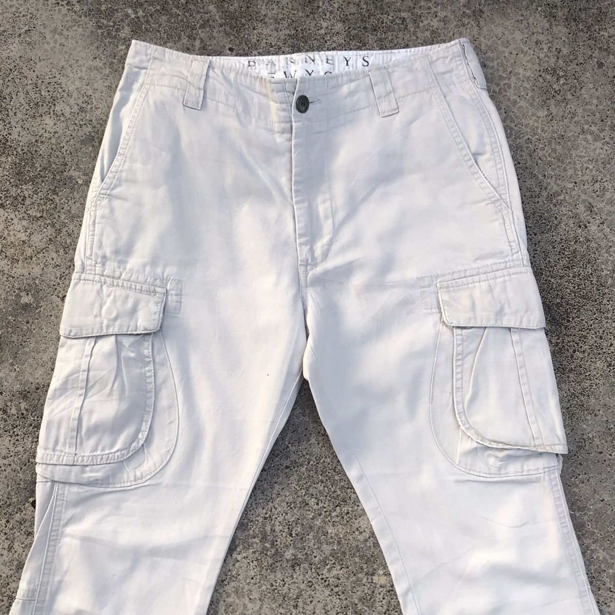 Barneys New York Vintage Barneys New York 30x31 Multi-pocket Cargo Pants Size US 30 / EU 46 - 2 Thumbnail