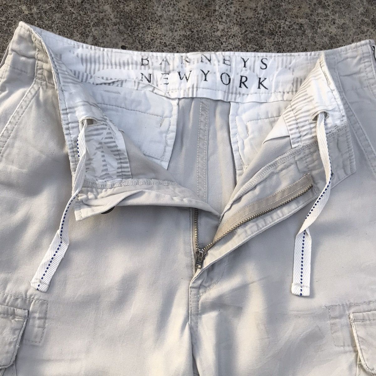Barneys New York Vintage Barneys New York 30x31 Multi-pocket Cargo Pants Size US 30 / EU 46 - 10 Thumbnail