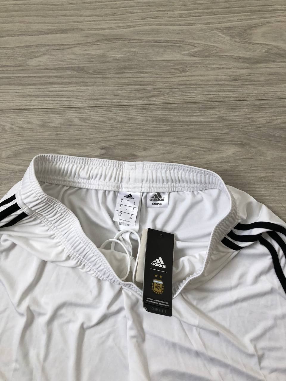 Adidas × Vintage ARGENTINA FOOTBALL SOCCER SHORTS ADIDAS Size US 36 / EU 52 - 4 Thumbnail