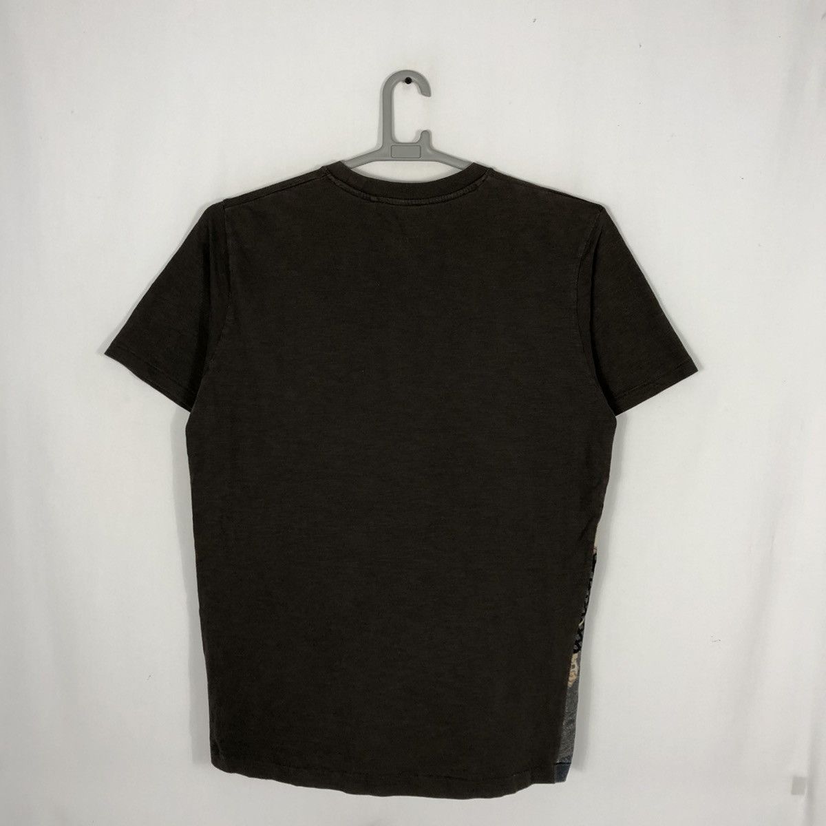 Japanese Brand × Uniqlo Rare Uniqlo Art Graphic Of Kabuki Samurai Warriors Tee Size US L / EU 52-54 / 3 - 6 Thumbnail