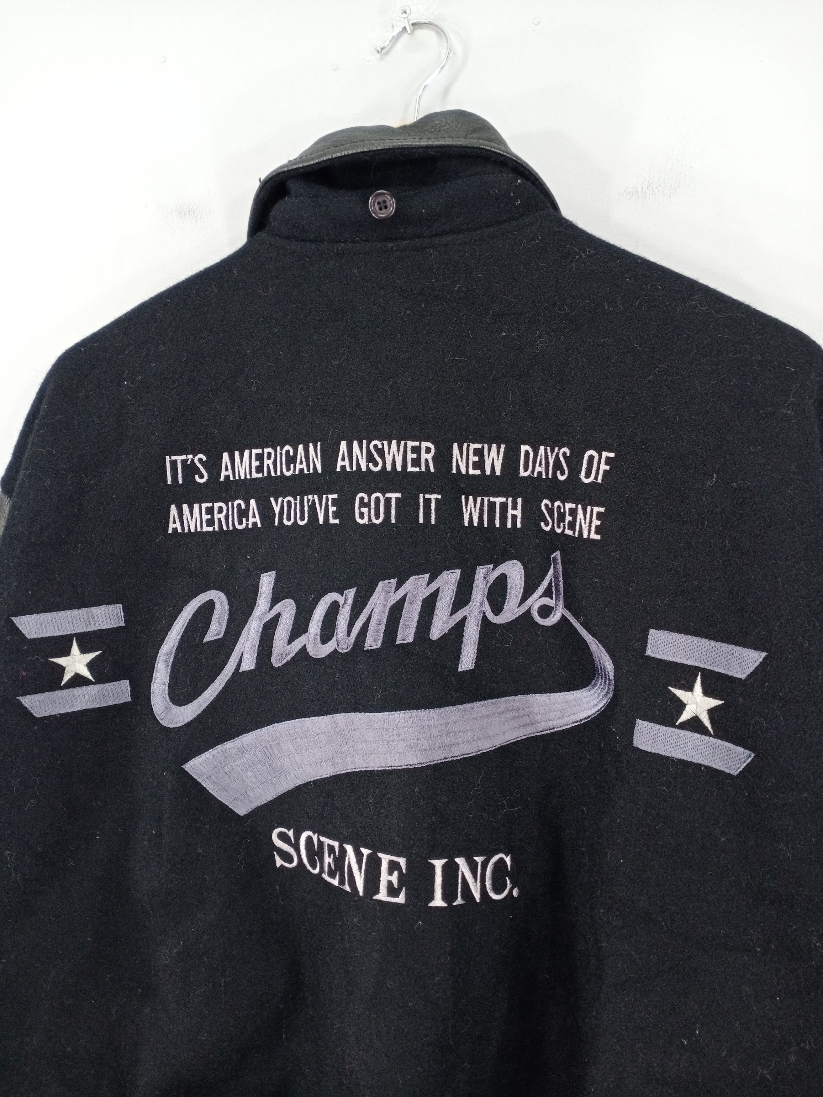 Japanese Brand Vintage Scene Snap Button Wool Varsity Sleeve Leather Jacket Size US L / EU 52-54 / 3 - 2 Thumbnail