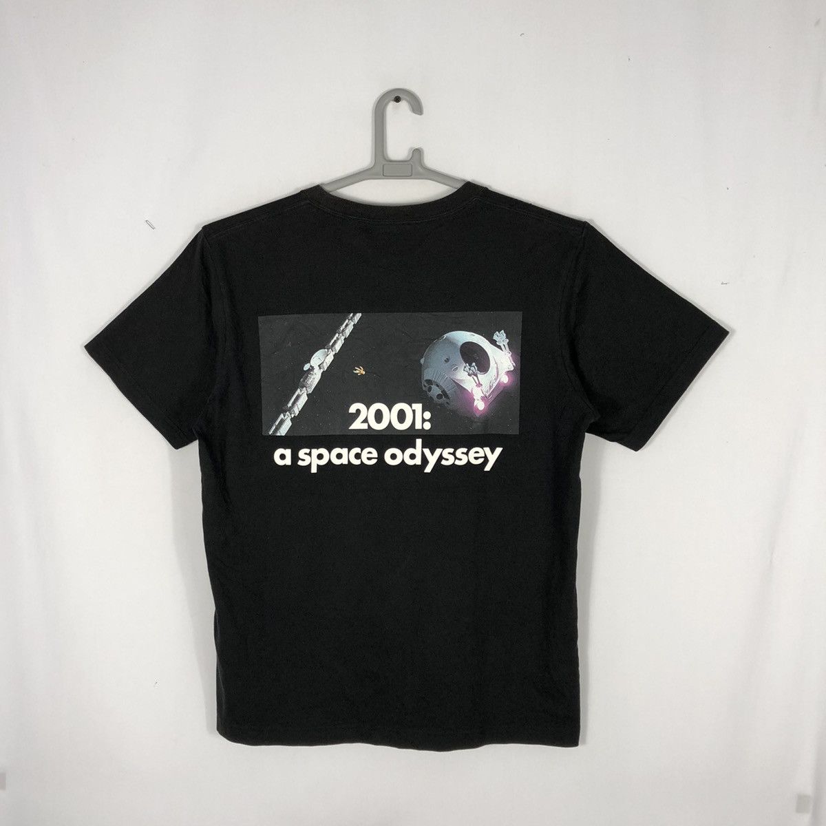 Uniqlo Stanley Kubrick 2001:Space Odyssey Promo Movie Tee Size US L / EU 52-54 / 3 - 1 Thumbnail