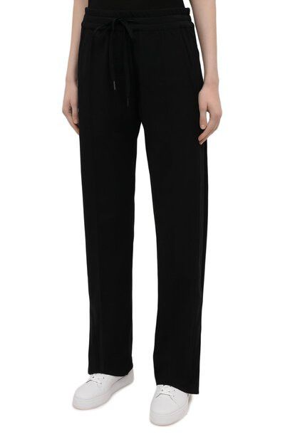 o1w1db10623 Jogger in Black