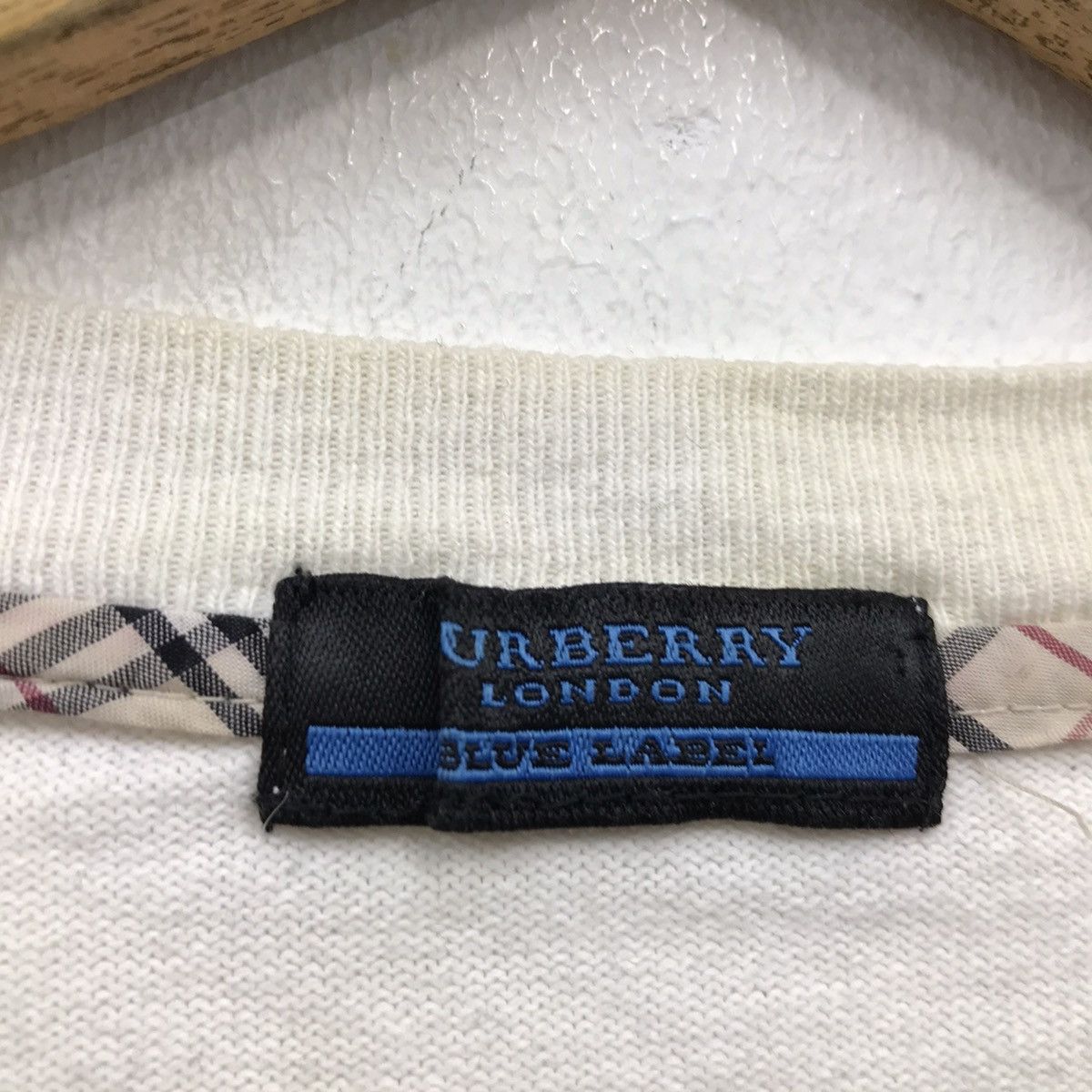 Burberry × Designer Vintage Burberry Blue Label Big Logo Tshirt Size S / US 4 / IT 40 - 6 Thumbnail