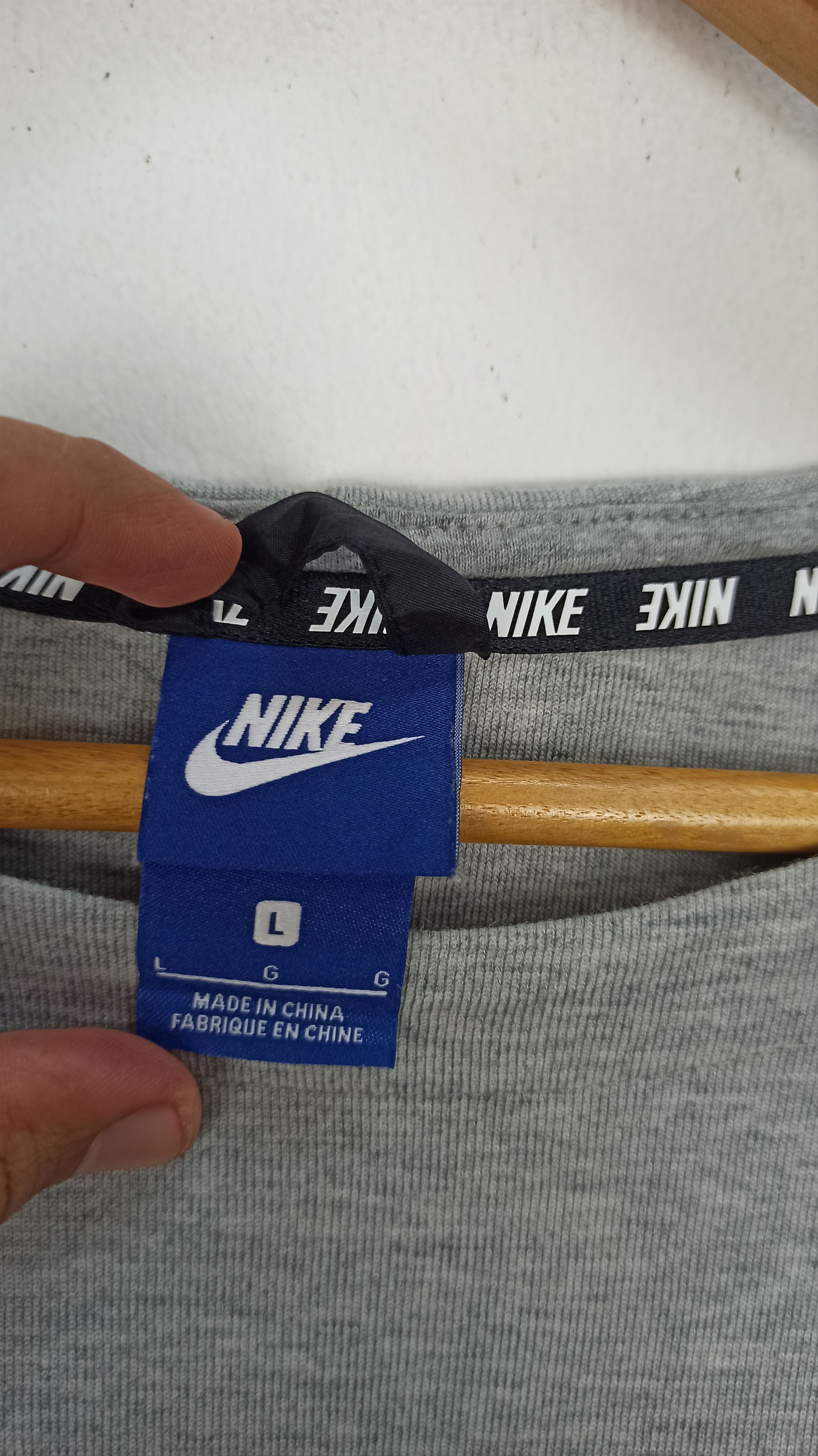 Nike Nike Sweatshirt Large Size (For women) Size ONE SIZE - 5 Thumbnail