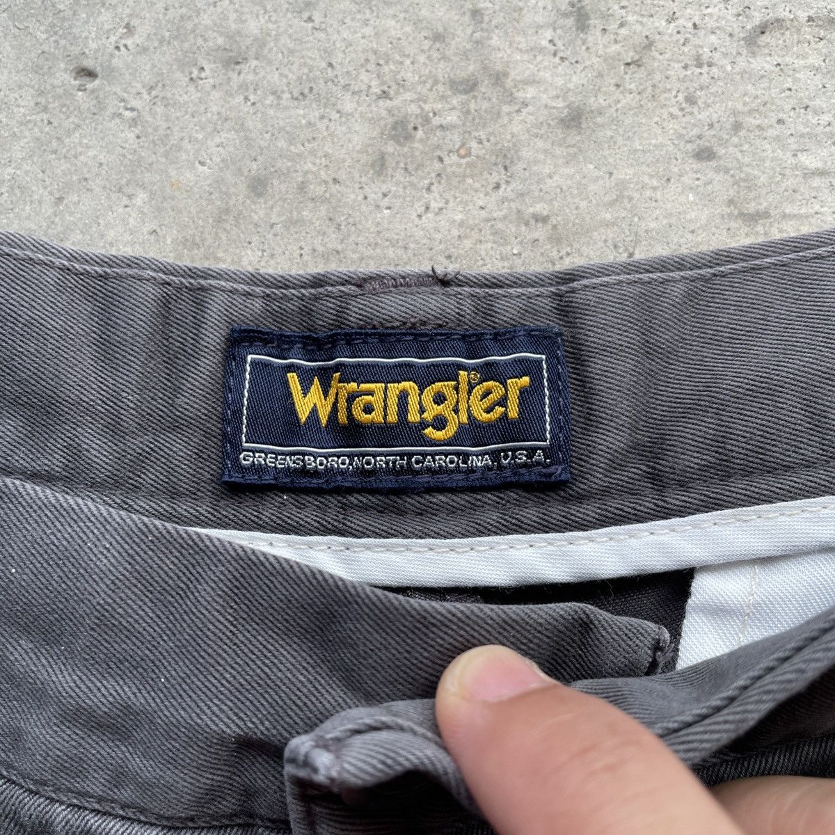 Vintage × Wrangler W33x31⚡️ Vintage Wrangler Faded Grey Trousers Casual Pants Size US 33 - 7 Thumbnail
