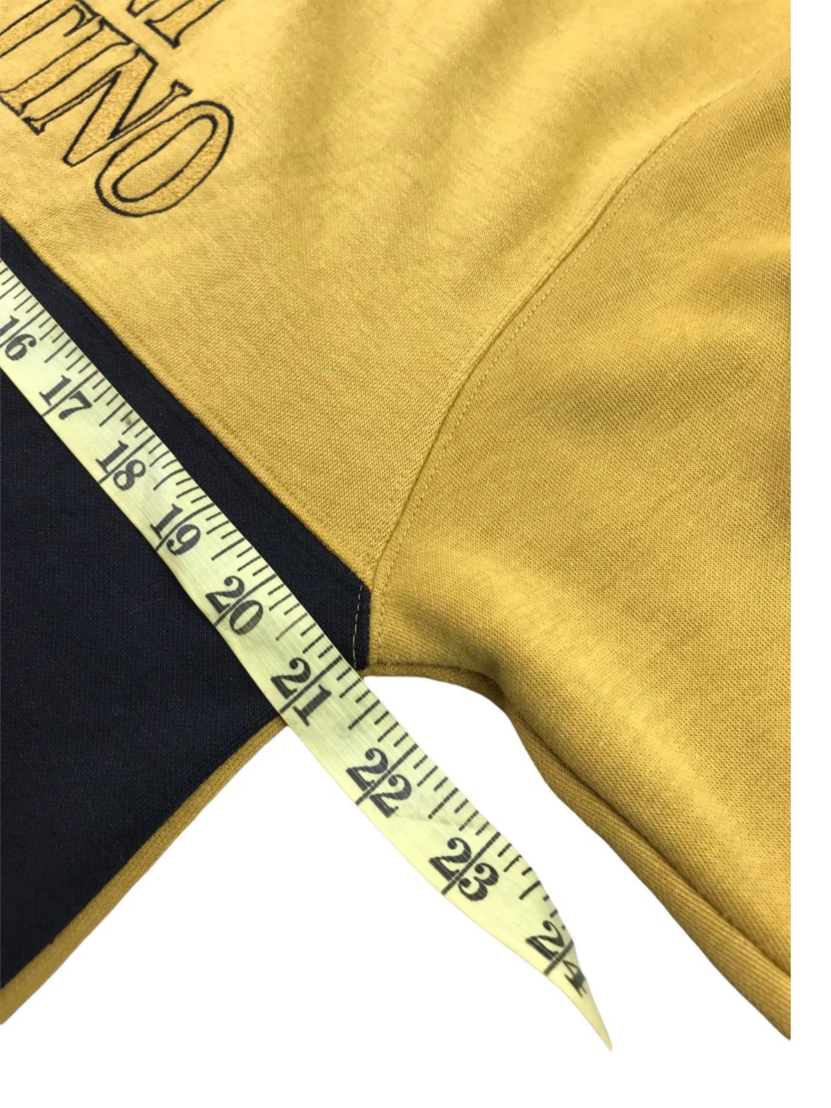 Designer VINTAGE GIANNI VALENTINO SPELL OUT CREWNECK SWEATSHIRT Size US M / EU 48-50 / 2 - 10 Thumbnail