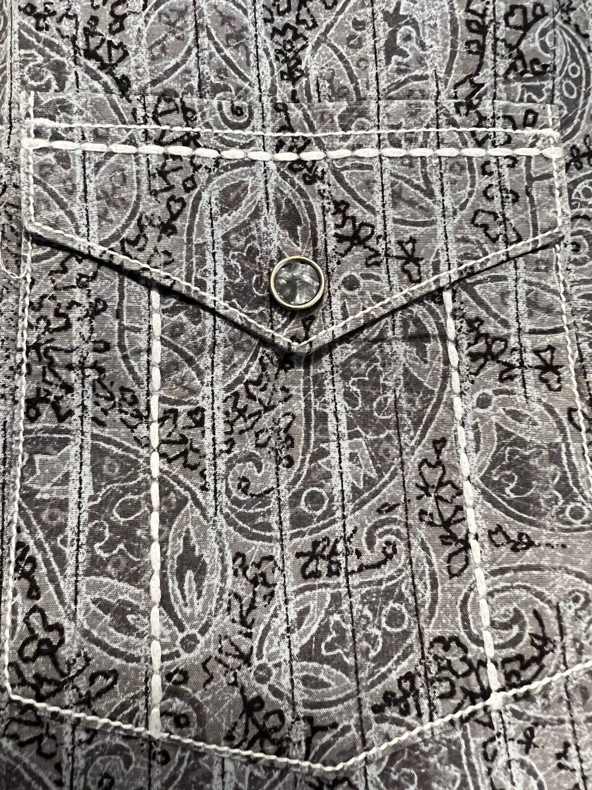 Japanese Brand × Vintage × Wrangler Rock 47 Cowboy Western Shirt Mens XL~Black/Gray Paisley Embr Size US XL / EU 56 / 4 - 6 Thumbnail