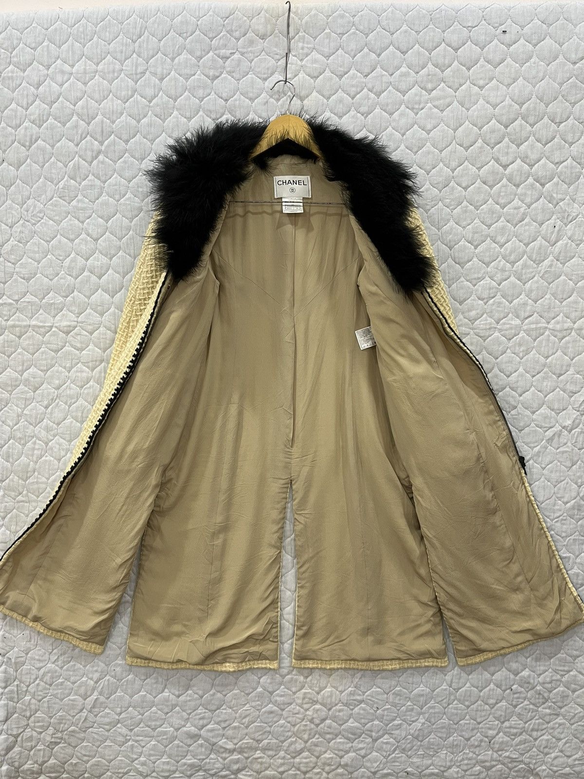 Chanel (T). CHANEL TWEED JACKET Size S / US 4 / IT 40 - 6 Thumbnail