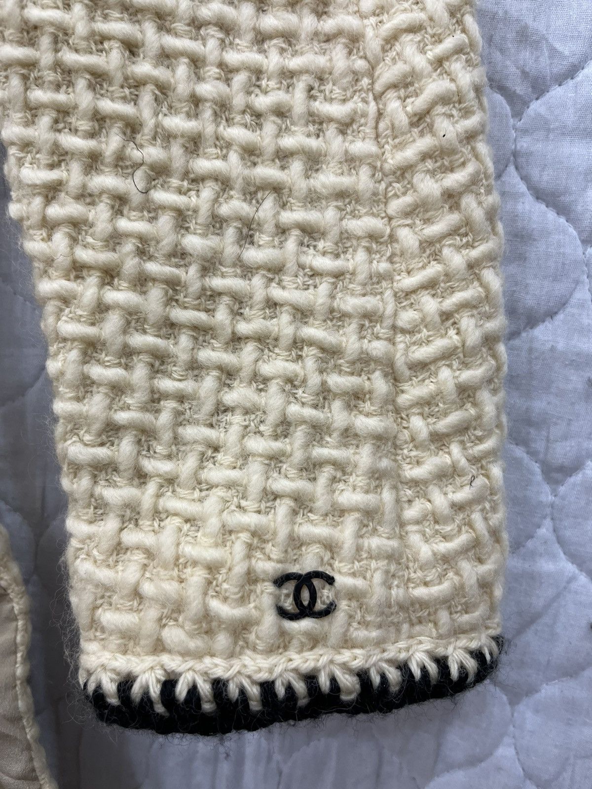 Chanel (T). CHANEL TWEED JACKET Size S / US 4 / IT 40 - 7 Thumbnail