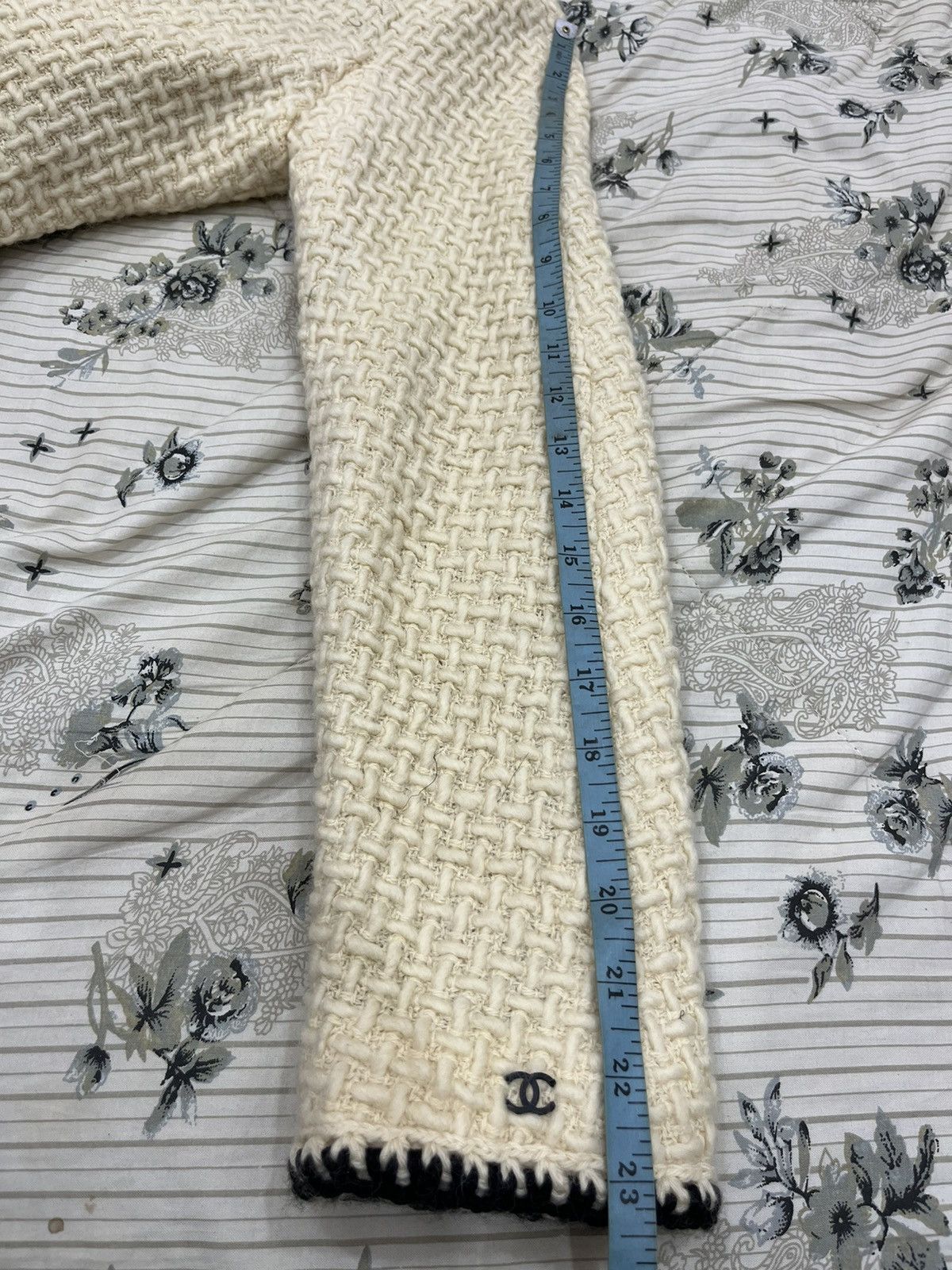 Chanel (T). CHANEL TWEED JACKET Size S / US 4 / IT 40 - 18 Thumbnail