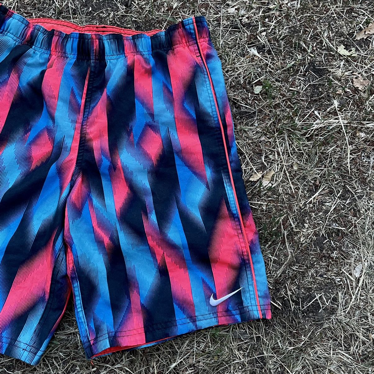 Nike Vintage Y2K Nike Swoosh Logo Shorts Streetwear Size S Size US 30 / EU 46 - 3 Thumbnail