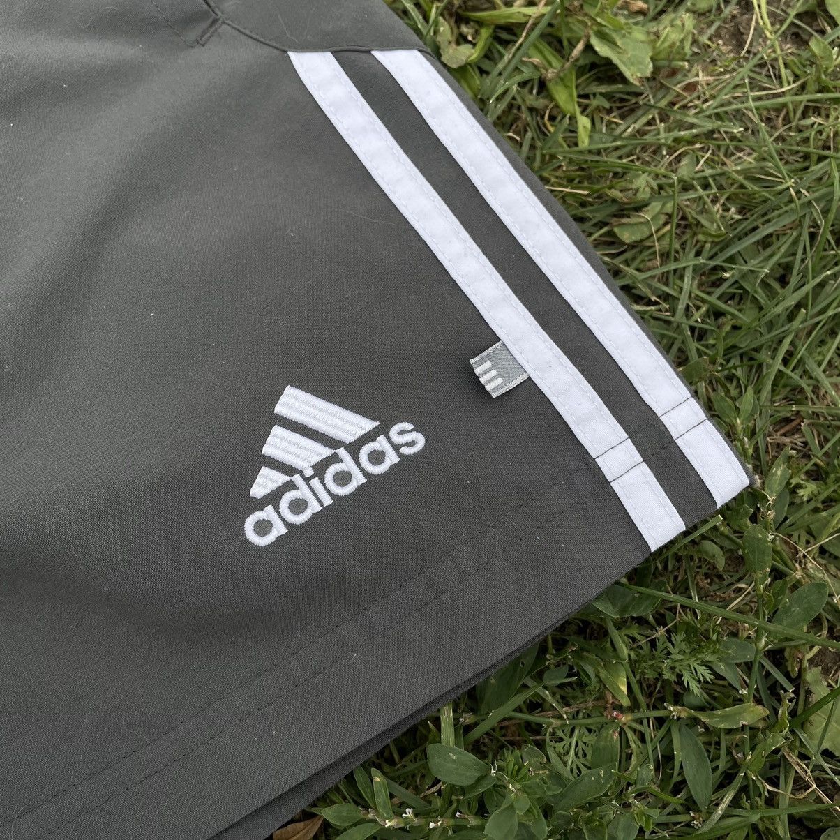 Vintage Vintage 90s Adidas Striped Shorts Streetwear Y2K Thrashed 34 Size US 34 / EU 50 - 3 Thumbnail