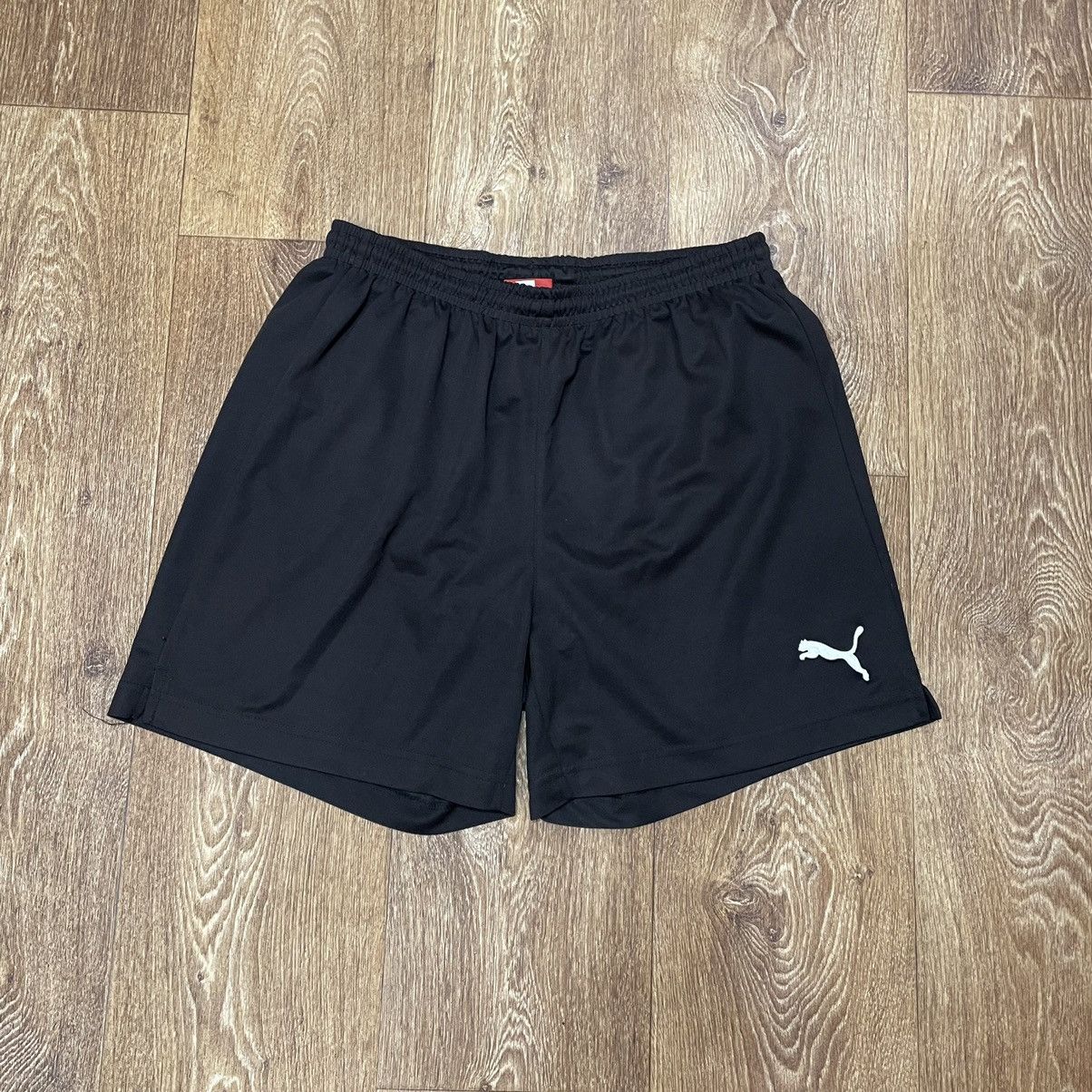 Puma Vintage 90s Puma shorts streetwear y2k casual style Size US 34 / EU 50 - 1 Thumbnail